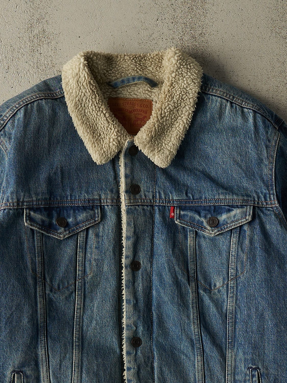 Vintage 90s Light Wash Levi's Sherpa Lined Denim Jacket (XL/XXL) - Image 3