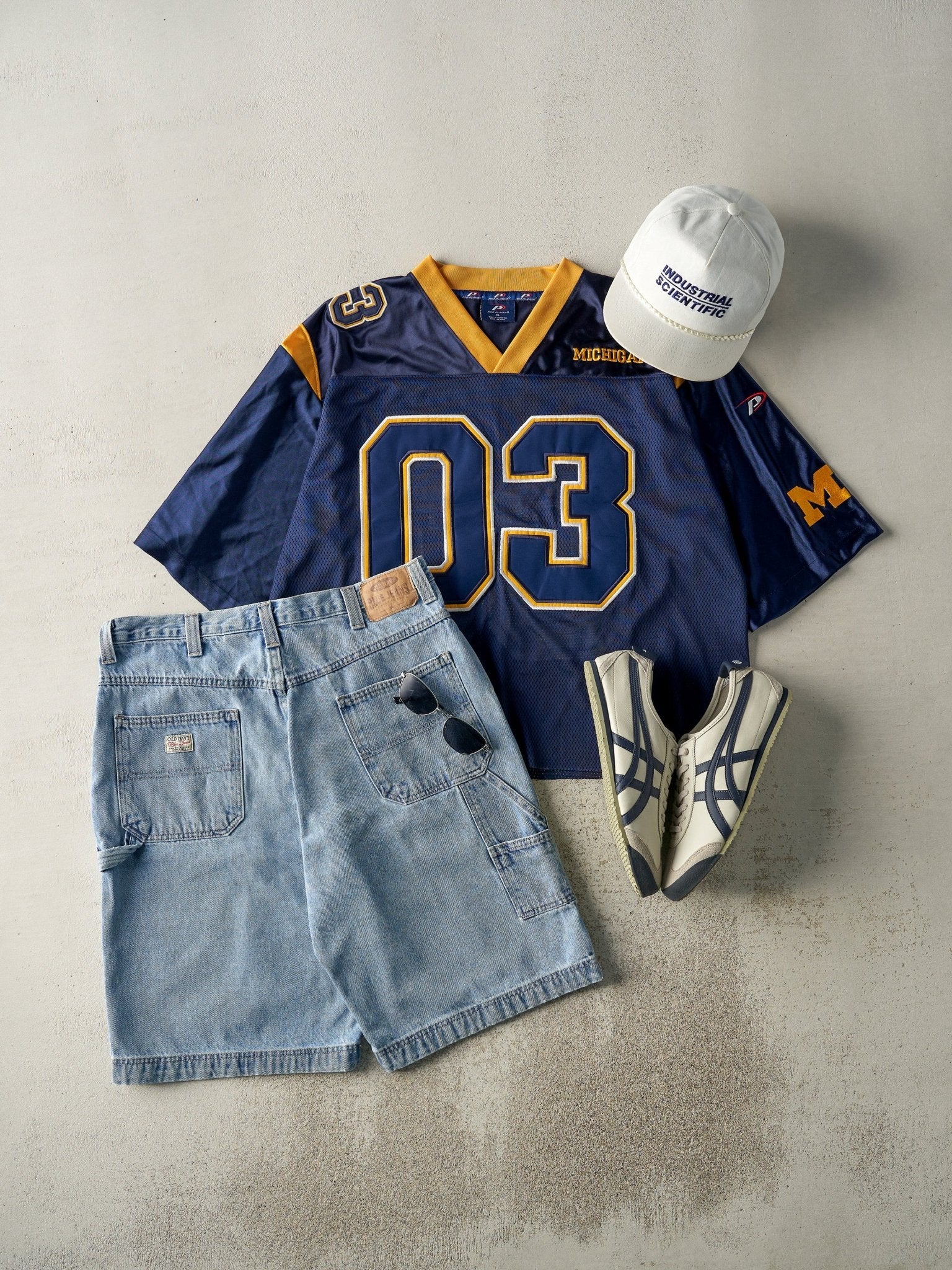 Vintage 90s Light Wash Old Navy Carpenter Jean Shorts (34x11.5) - Image 2