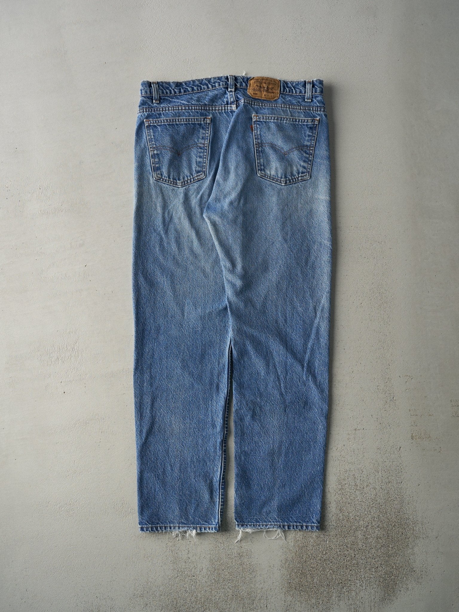 Vintage 90s Light Wash Orange Tab Levi's 505 Jeans (36x30.5) - Image 2