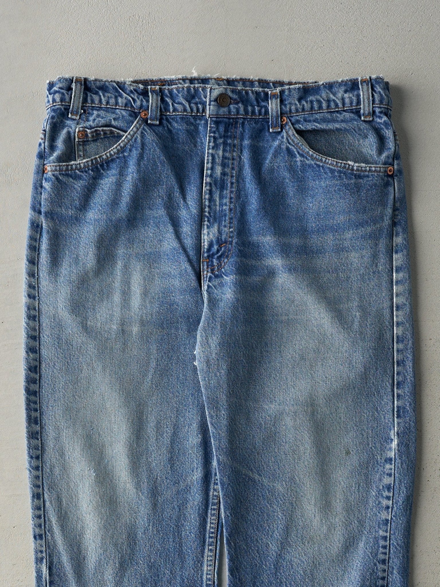 Vintage 90s Light Wash Orange Tab Levi's 505 Jeans (36x30.5) - Image 3