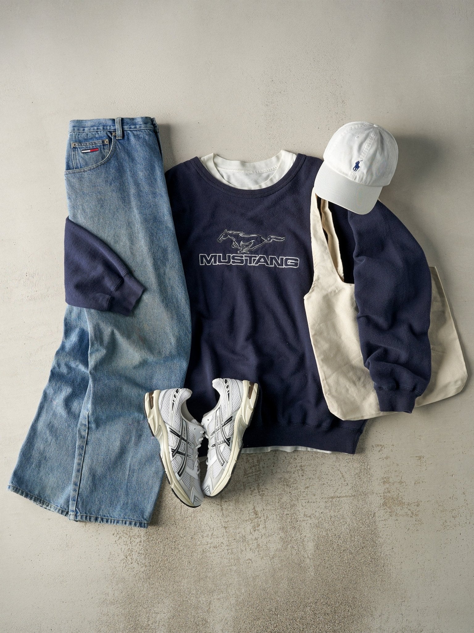 Vintage 90s Light Wash Tommy Jeans (33x30.5) - Image 2