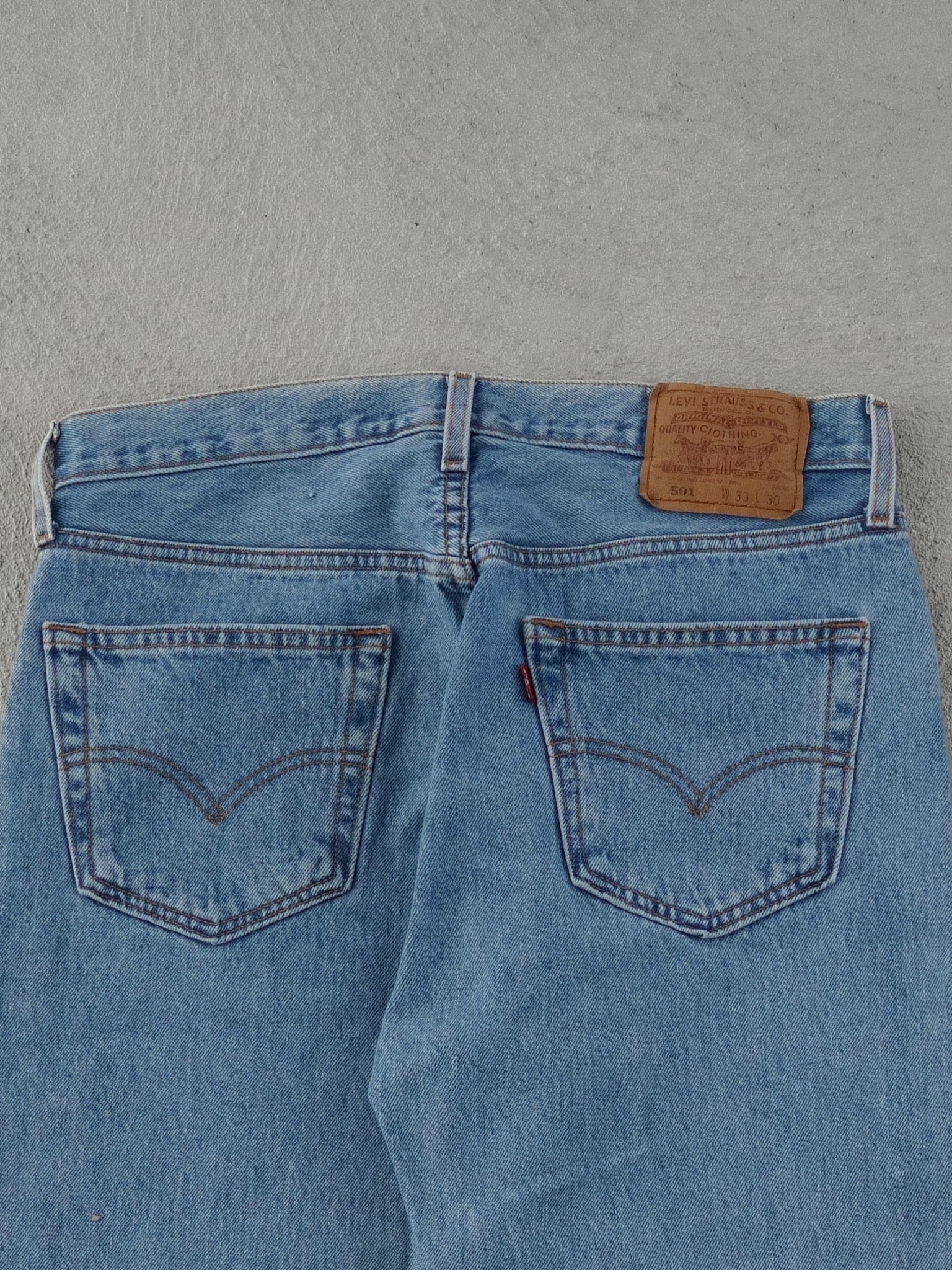 Vintage 90s Light Washed Blue Levi's 501 Denim Jeans (33x30) - Image 4