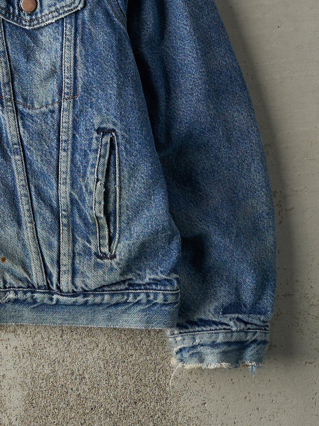 Vintage 90s Mid Wash Flannel Lined Denim Jacket (S/M) - Image 4