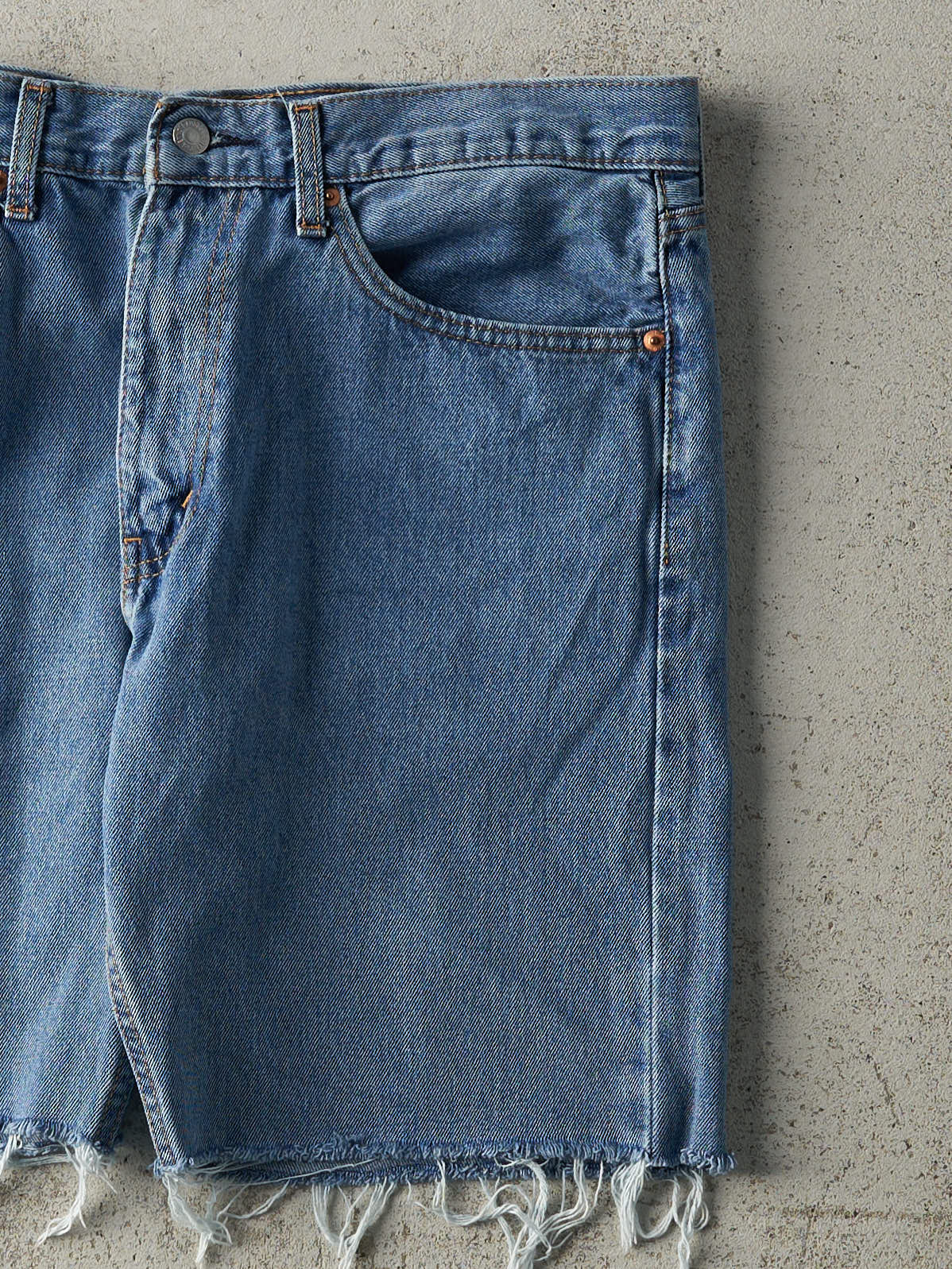 Vintage 90s Mid Wash Levi's 505 Cut Off Jean Shorts (35.5x8) - Image 3