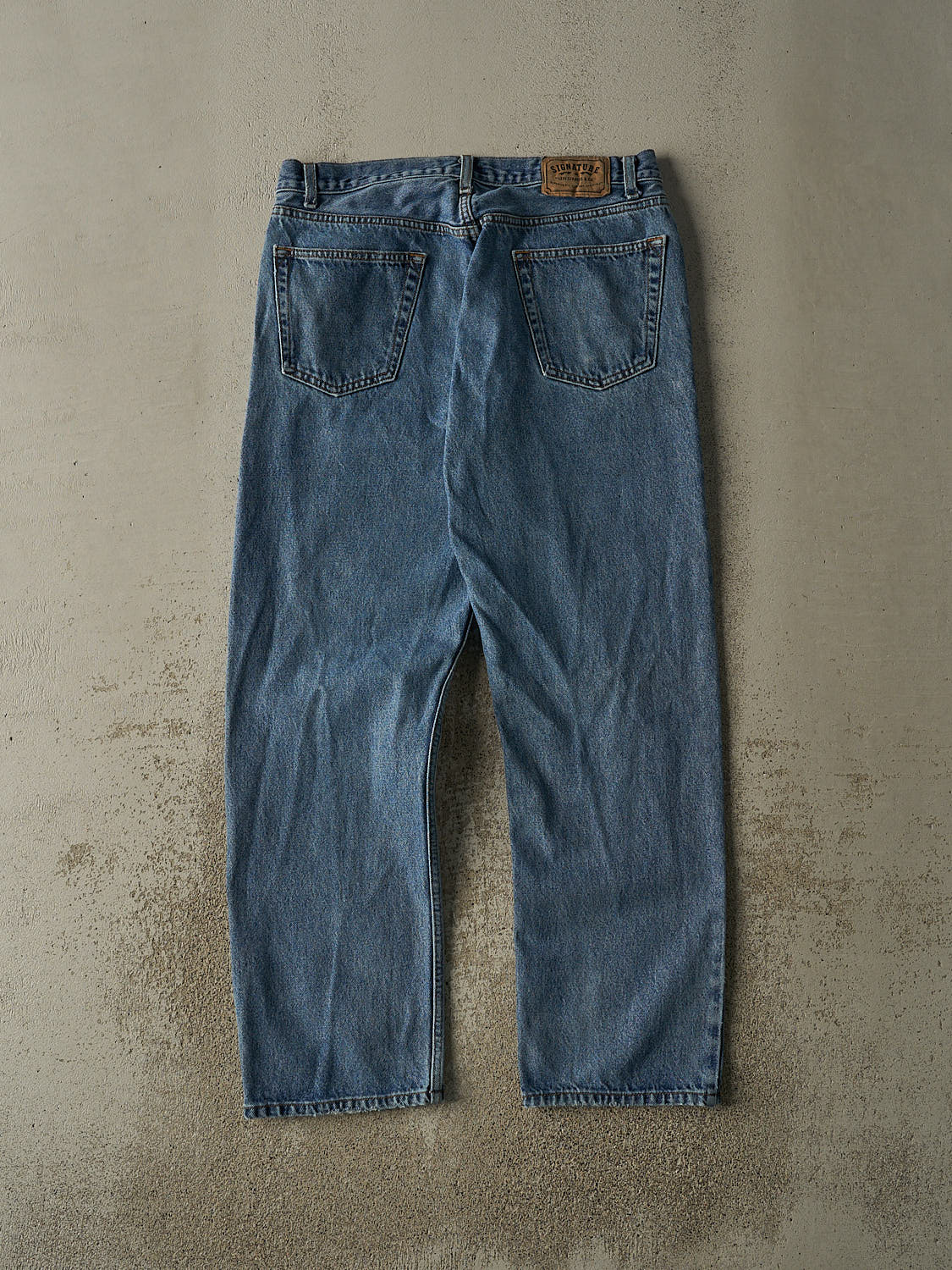 Vintage 90s Mid Wash Levi's Signature Jeans (33x30) - Image 3