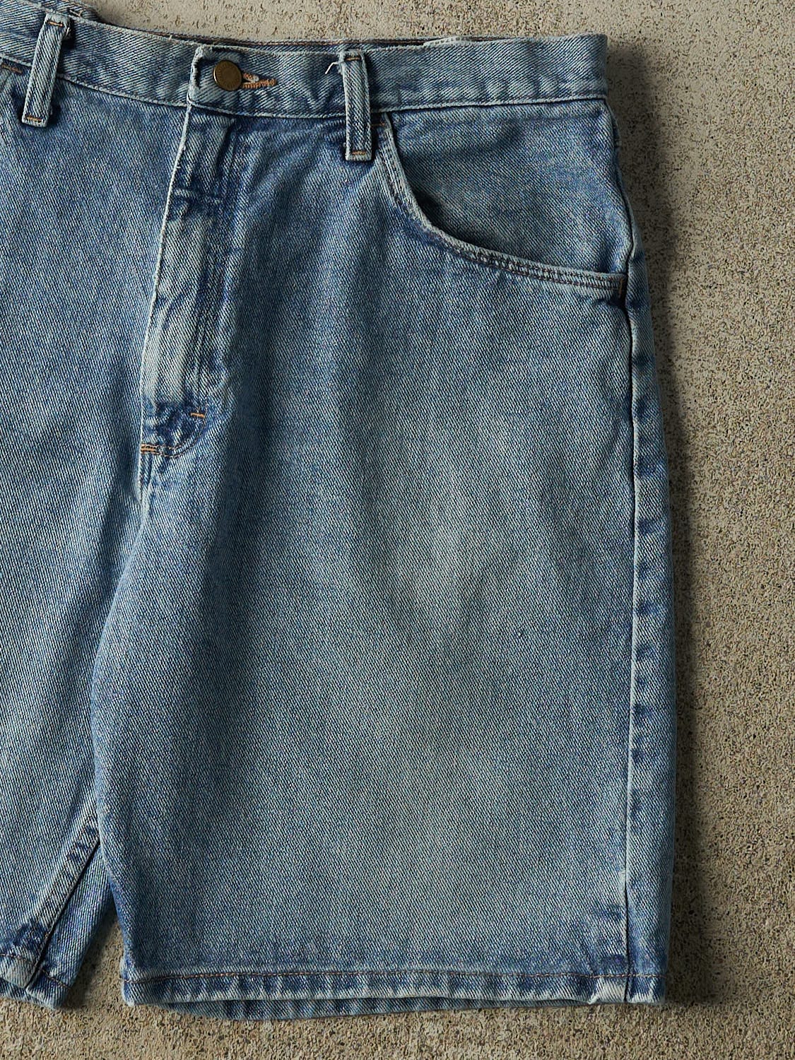 Vintage 90s Mid Wash Wrangler Jean Shorts (33x9.5) - Image 4