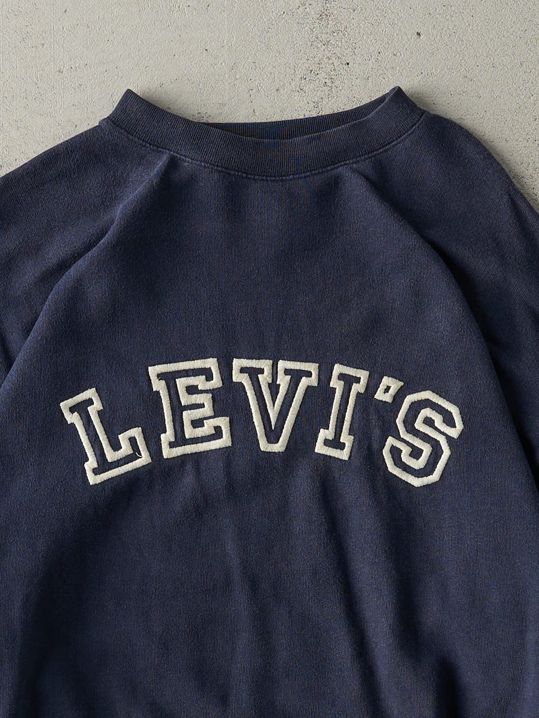 Vintage 90s Navy Blue Embroidered Levi's Crewneck (L) - Image 3