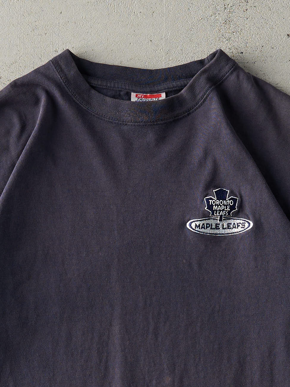 Vintage 90s Navy Blue Embroidered Toronto Maple Leafs Tee (M) - Image 2
