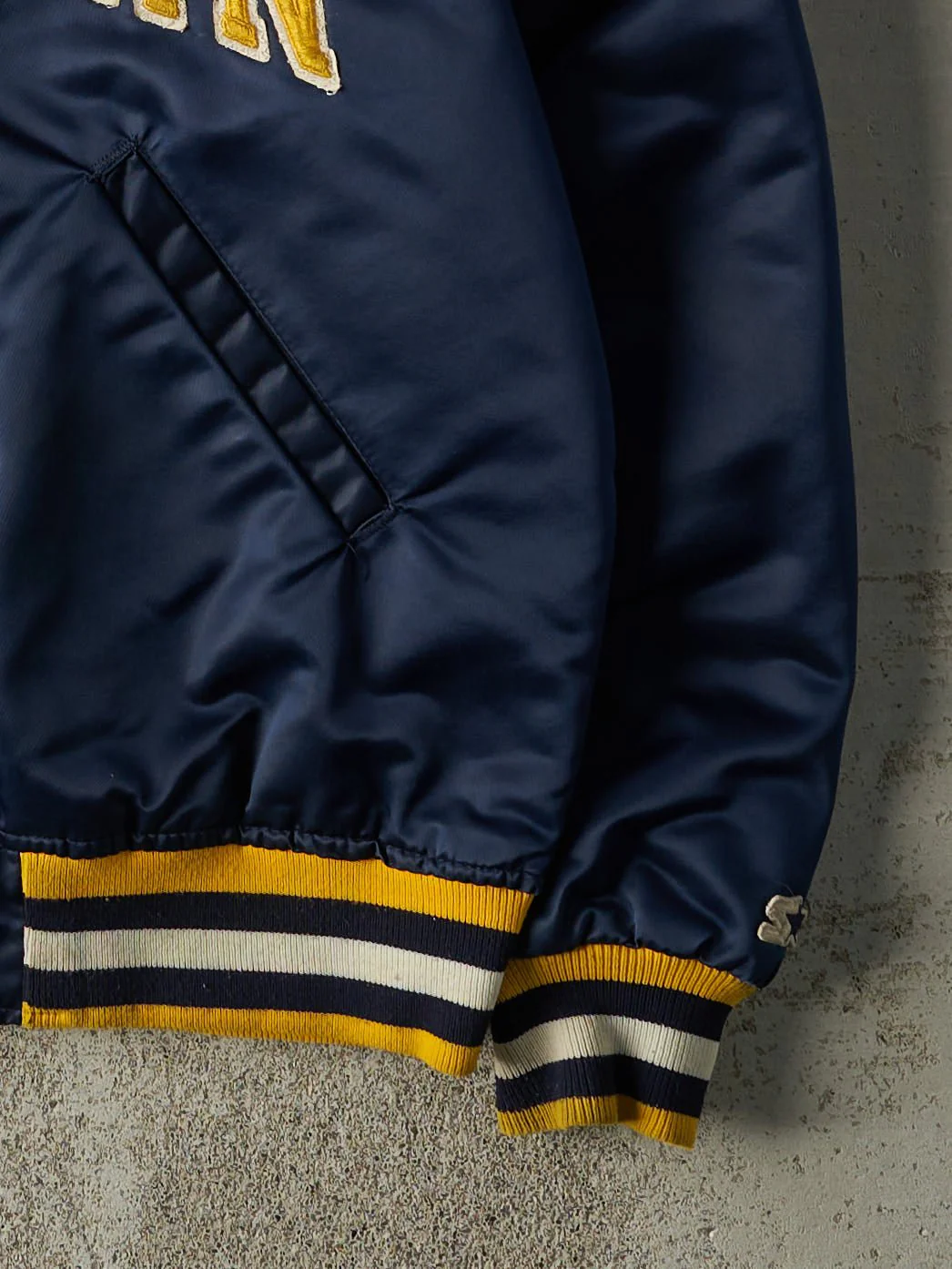 Vintage 90s Navy Blue University of Michigan Bomber Jacket (M) - Image 3