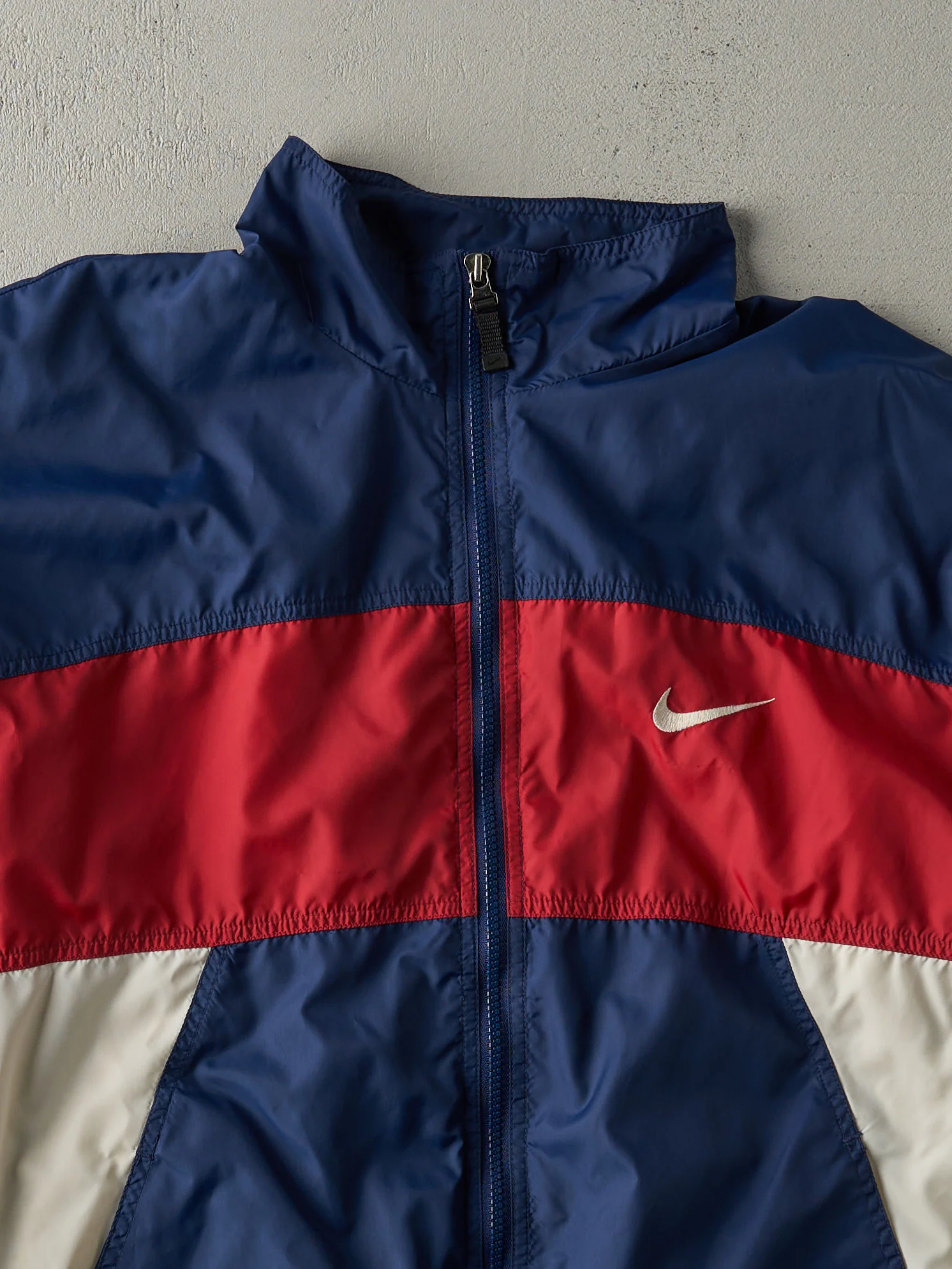 Vintage 90s Navy, Red & White Nike Windbreaker Jacket (M) - Image 3
