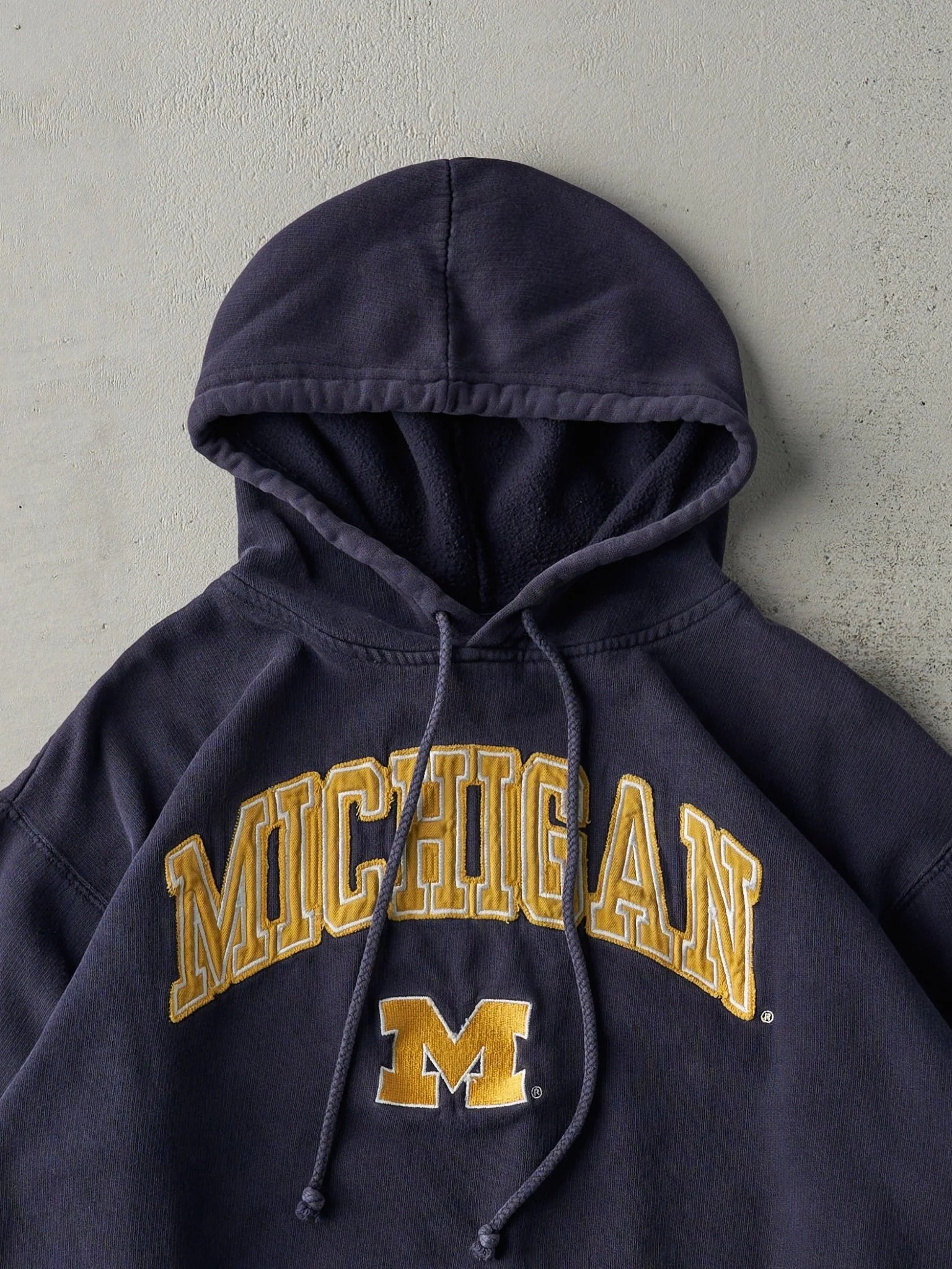 Vintage 90s Navy University of Michigan Embroidered Hoodie (M) - Image 2