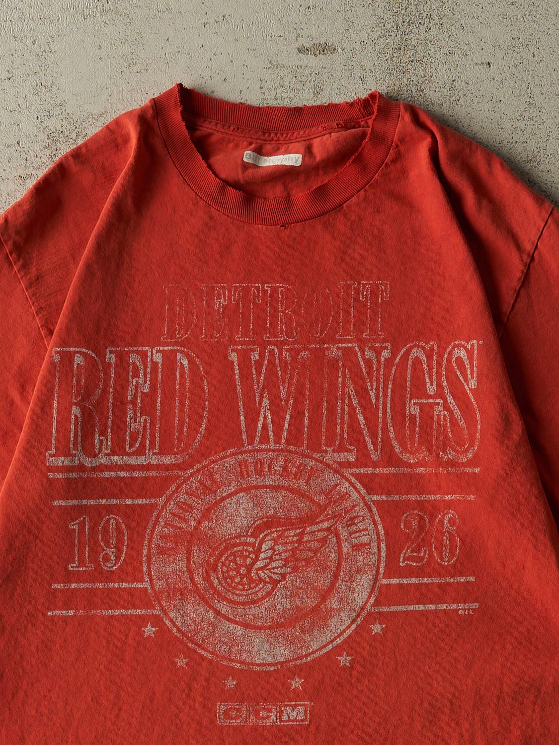 Vintage 90s Red Detroit Red Wings Tee (L) - Image 2