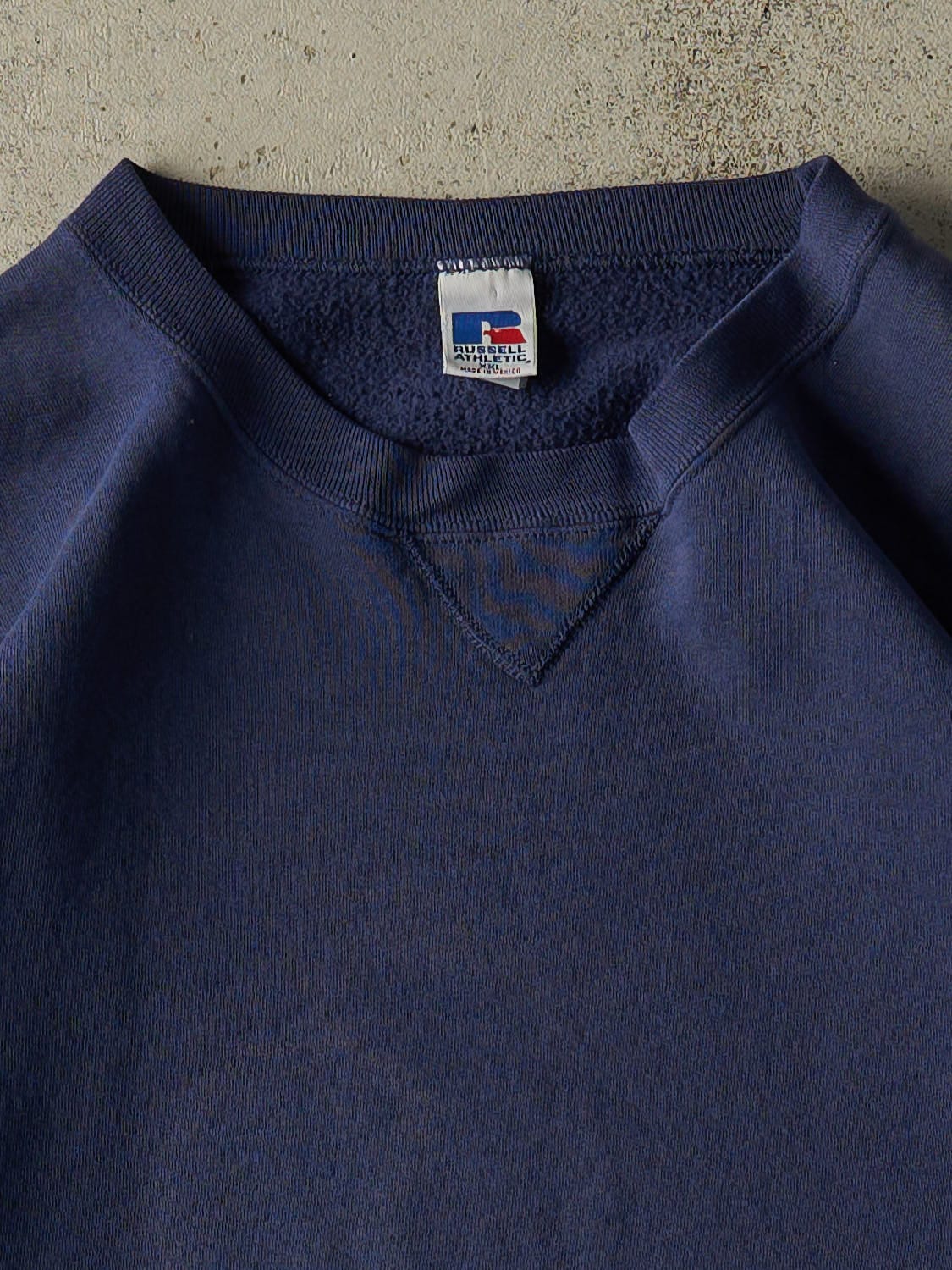 Vintage 90s Sun Faded Navy Russell Athletic Blank Crewneck (XL/XXL) - Image 2