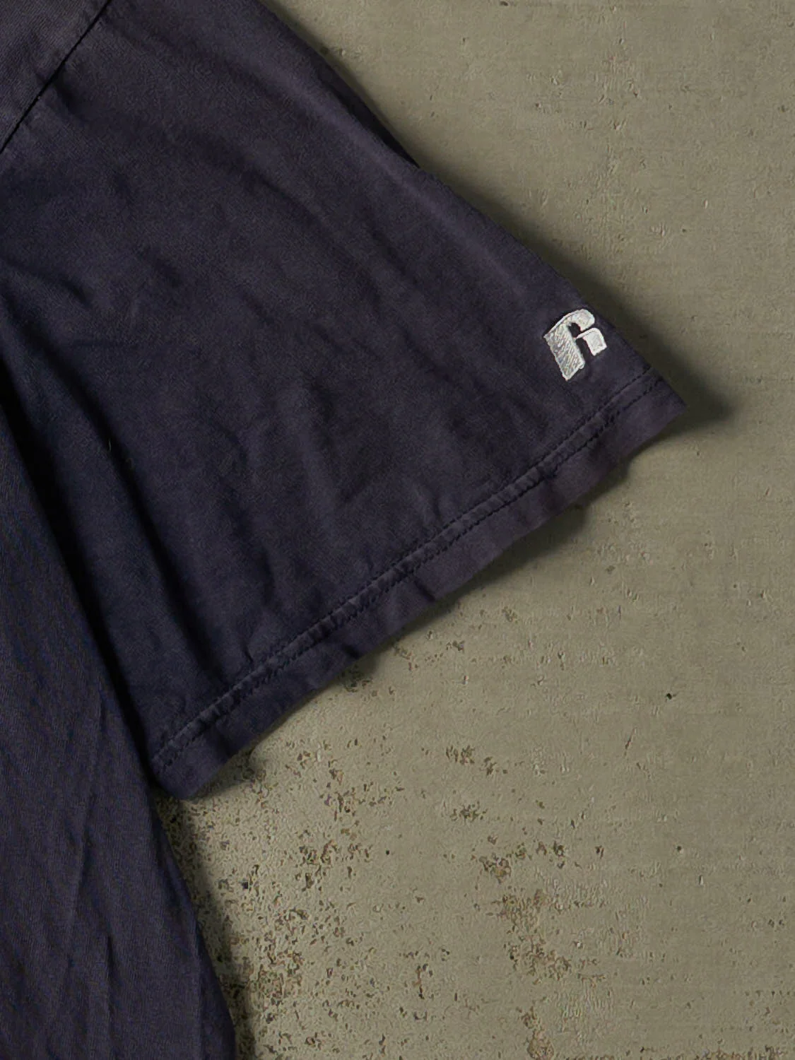 Vintage 90s Sun Faded Navy Russell Athletic Blank Tee (L/XL) - Image 4