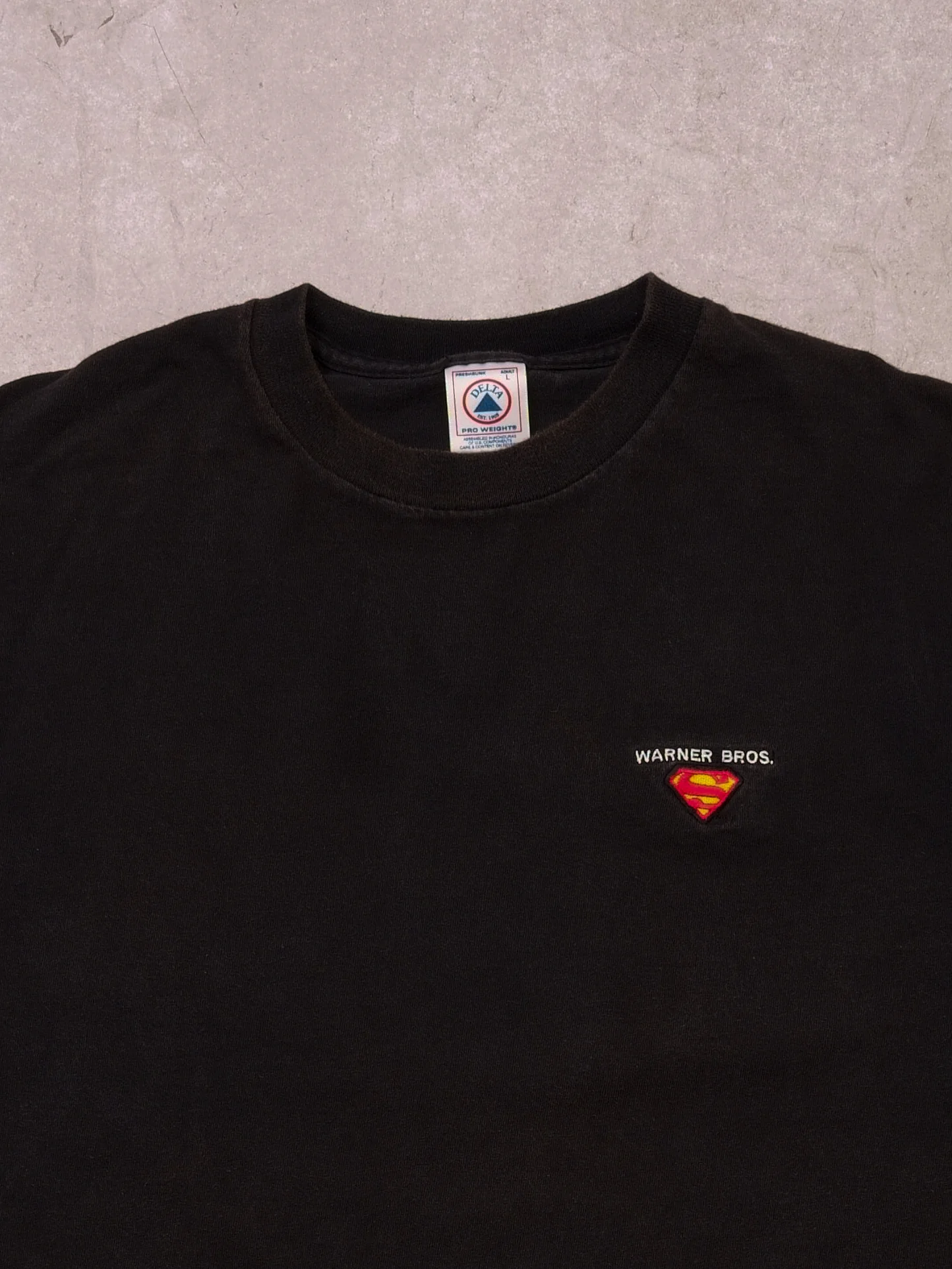 Vintage 90s Washed Black Superman Warner Bros Embroidered Tee (M) - Image 2