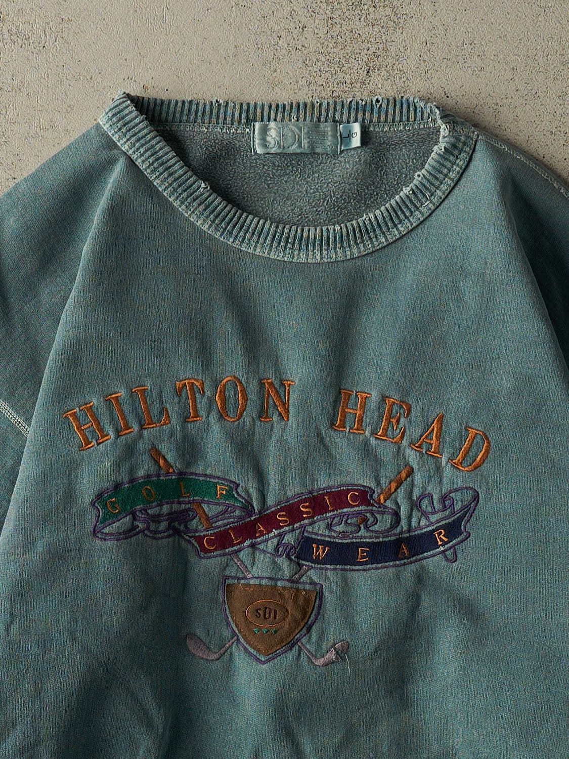 Vintage 90s Washed Green Hilton Head Golf Embroidered Crewneck (L/XL) - Image 2