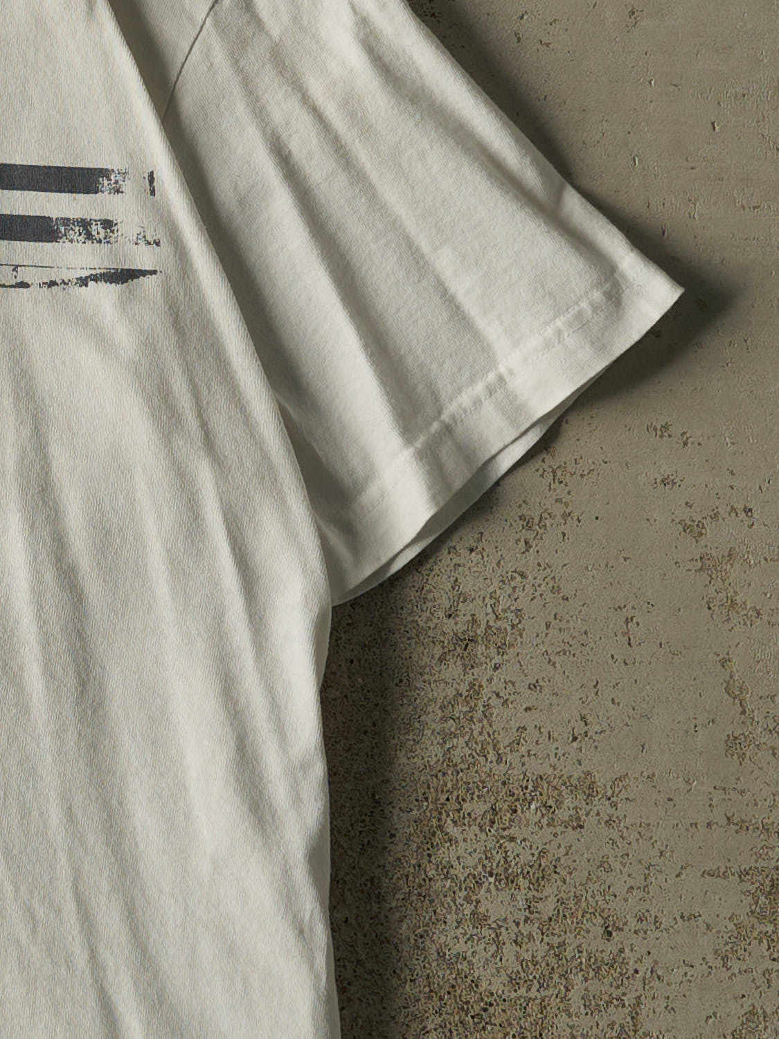 Vintage 90s White Adidas Logo Tee (M) - Image 4
