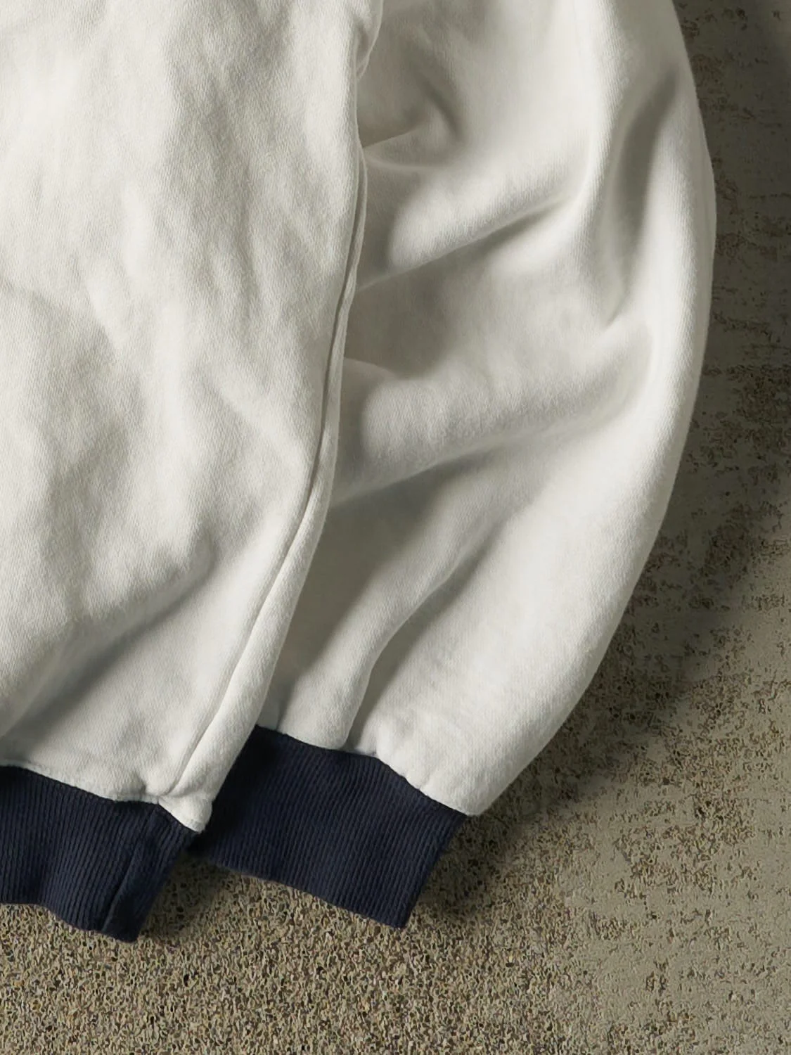 Vintage 90s White Alaska Embroidered Sweater (XL) - Image 4