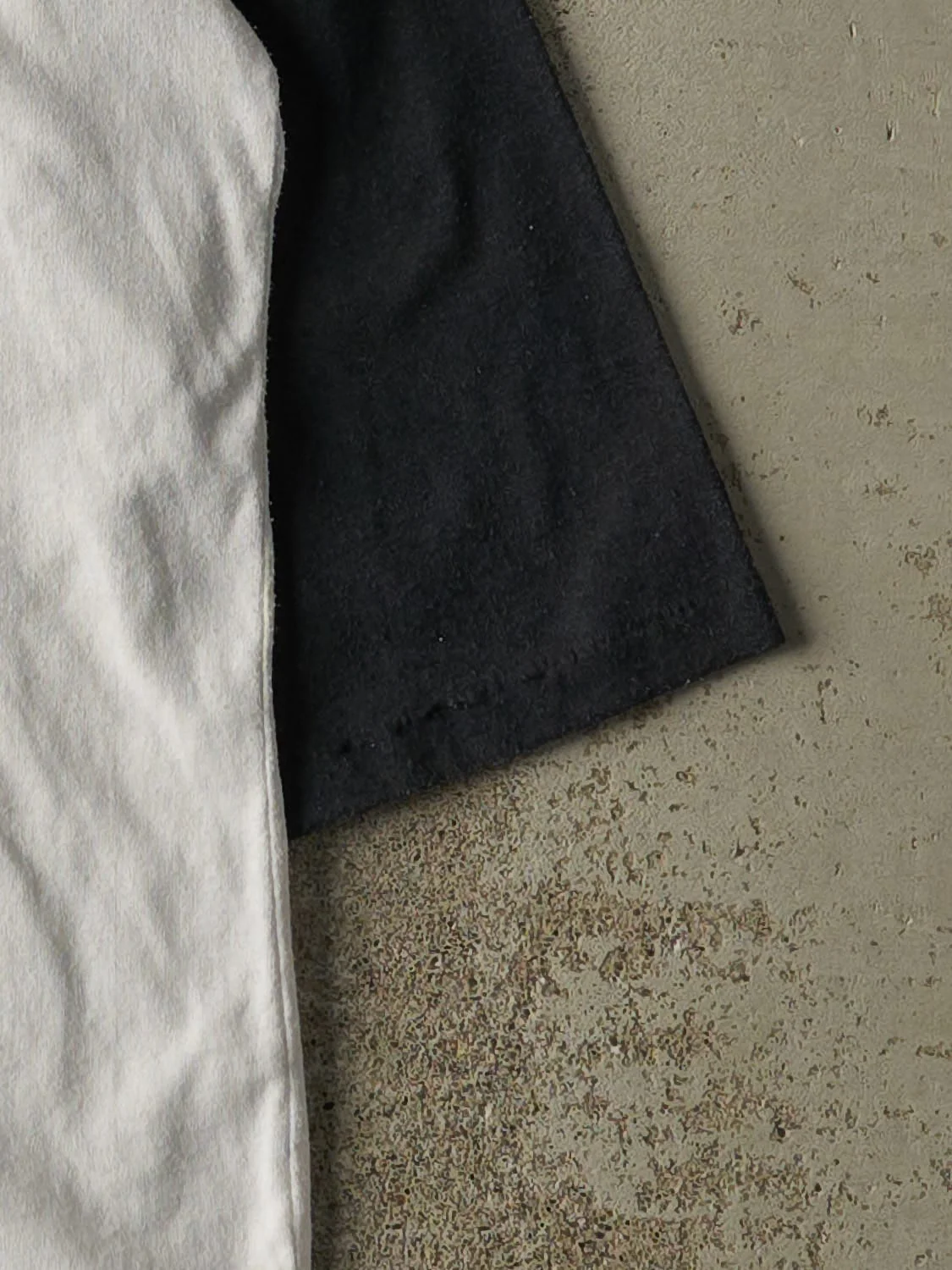 Vintage 80s White & Black Raglan Tee (XS/S) - Image 4