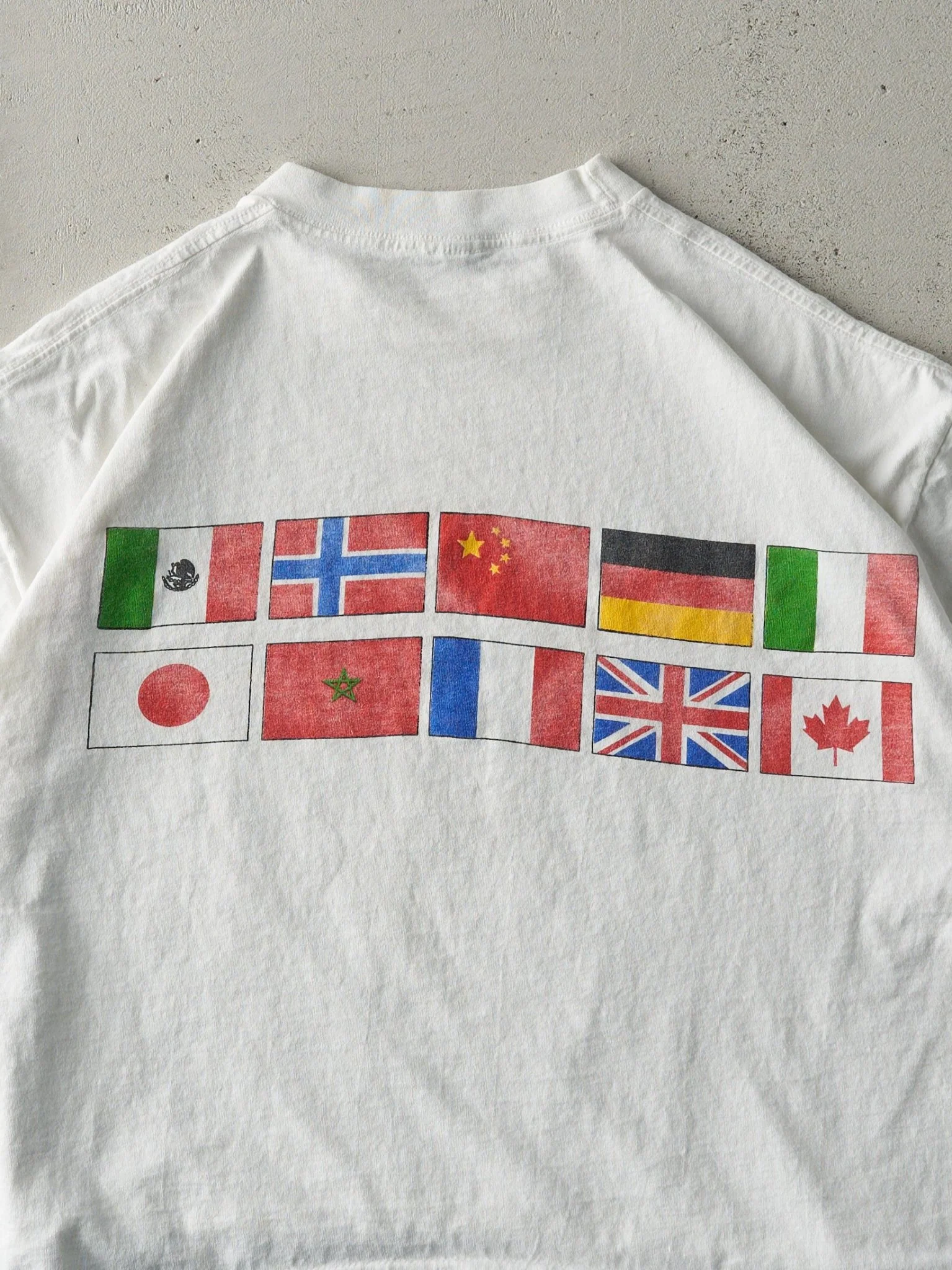 Vintage 90s White Disney World Epcot Center Single Stitch Boxy Cropped Tee (S/M) - Image 4