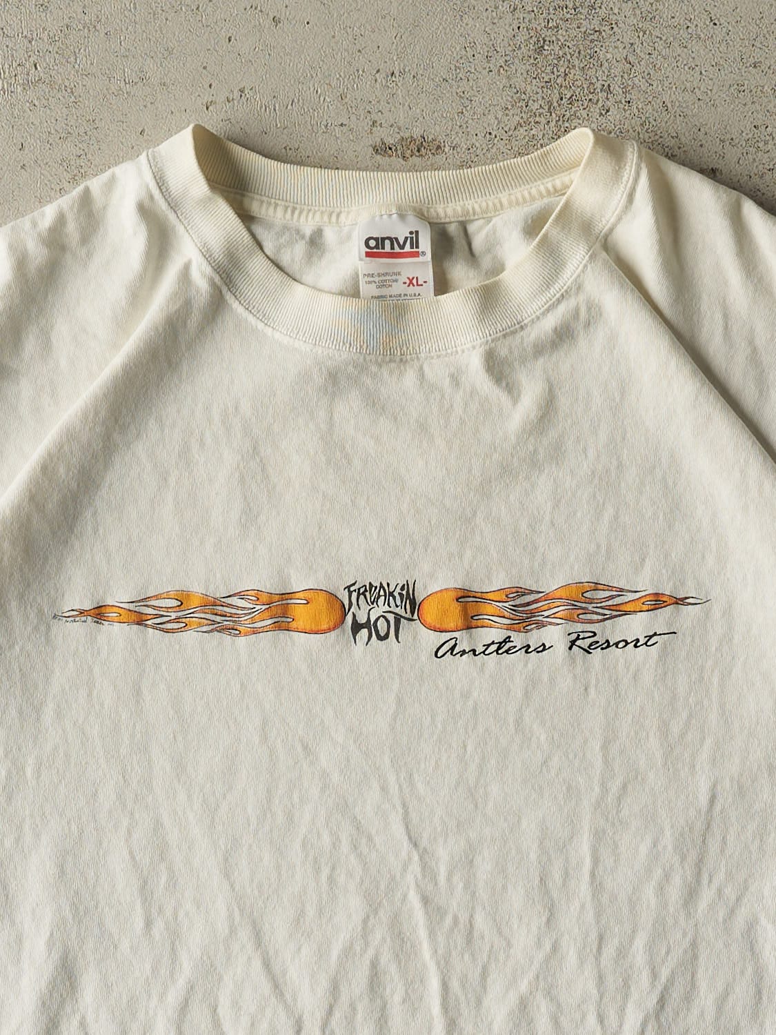Vintage 90s White Antlers Resort "Freakin' Hot" Tee (L/XL) - Image 2