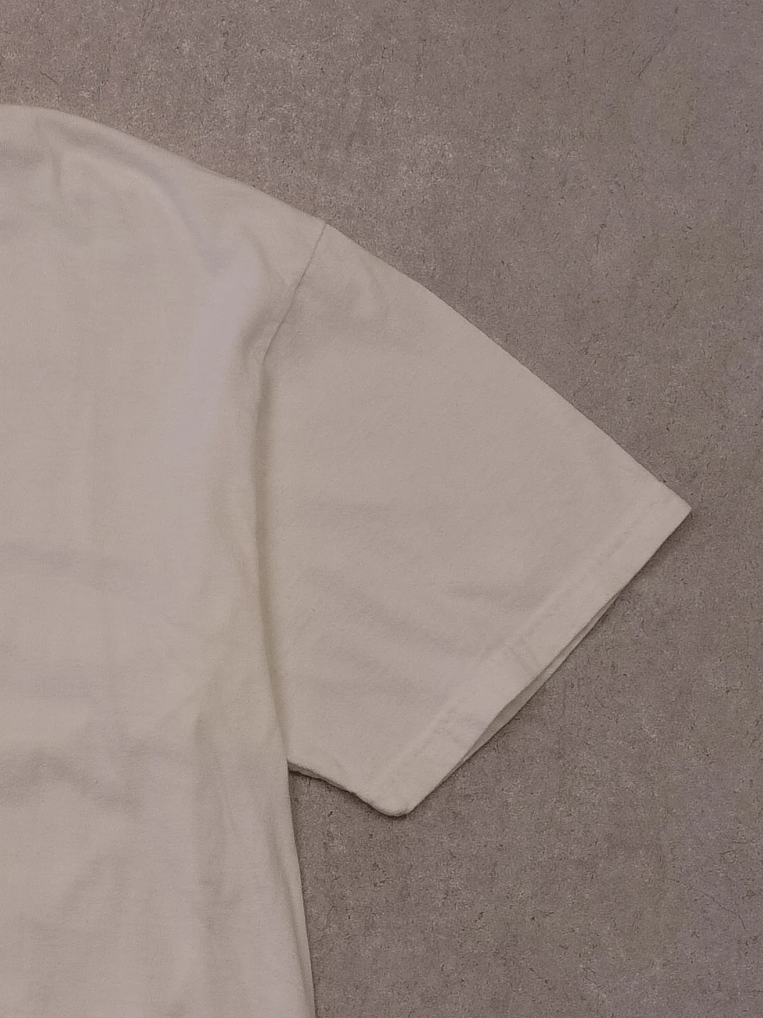 Vintage 90s White "Hammered" Tee (S/M) - Image 3