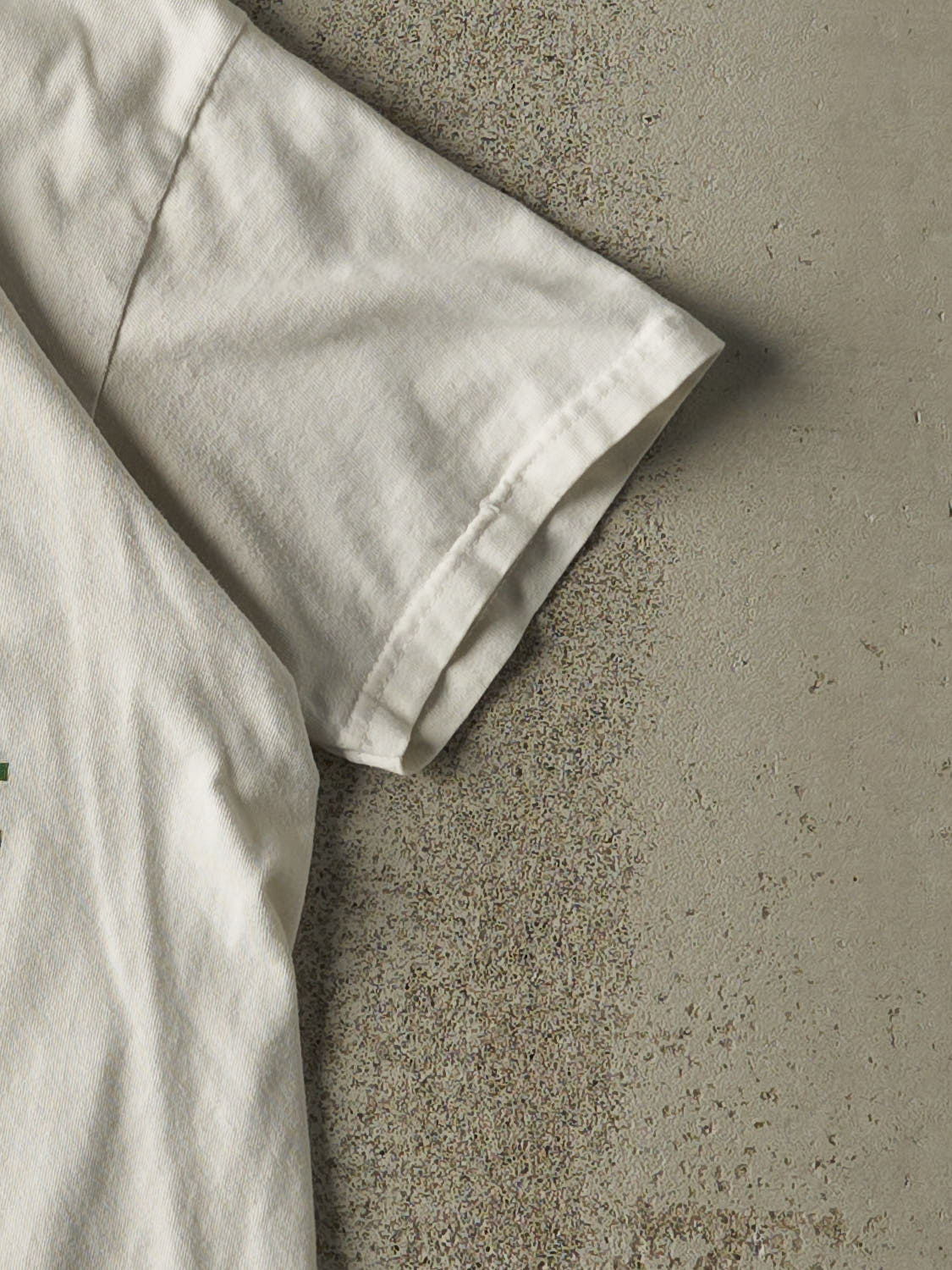 Vintage Y2K White John Deere Tee (XS) - Image 4