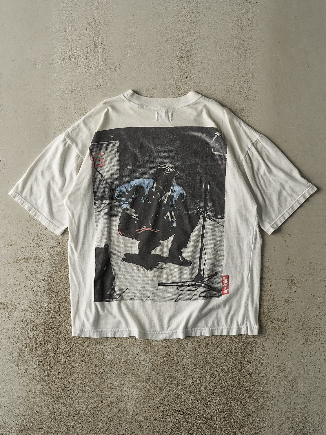 Vintage 90s White Levi's Tee (L/XL) - Image 2