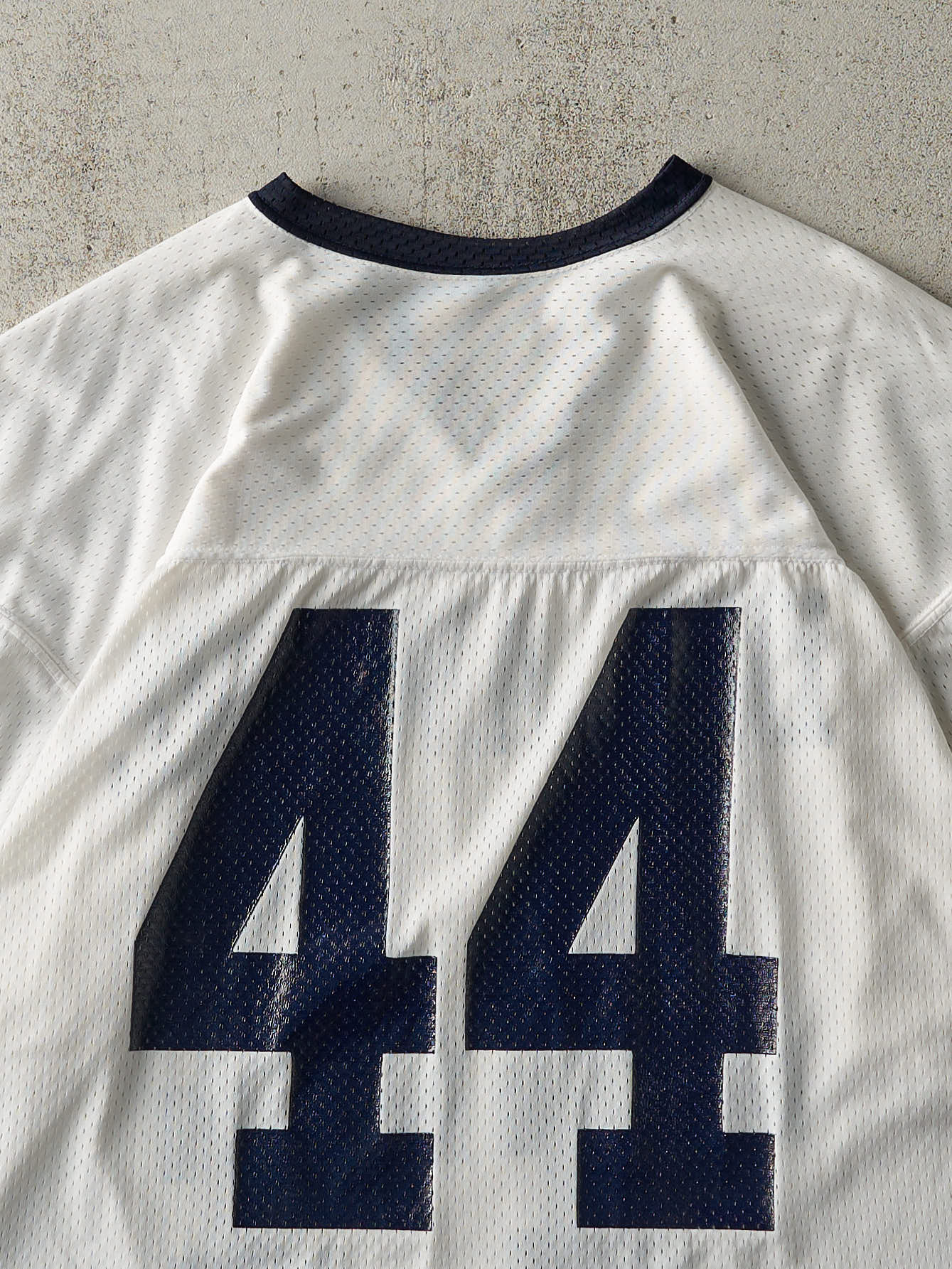 Vintage 90s White & Navy Delaware Cropped Jersey (M) - Image 5