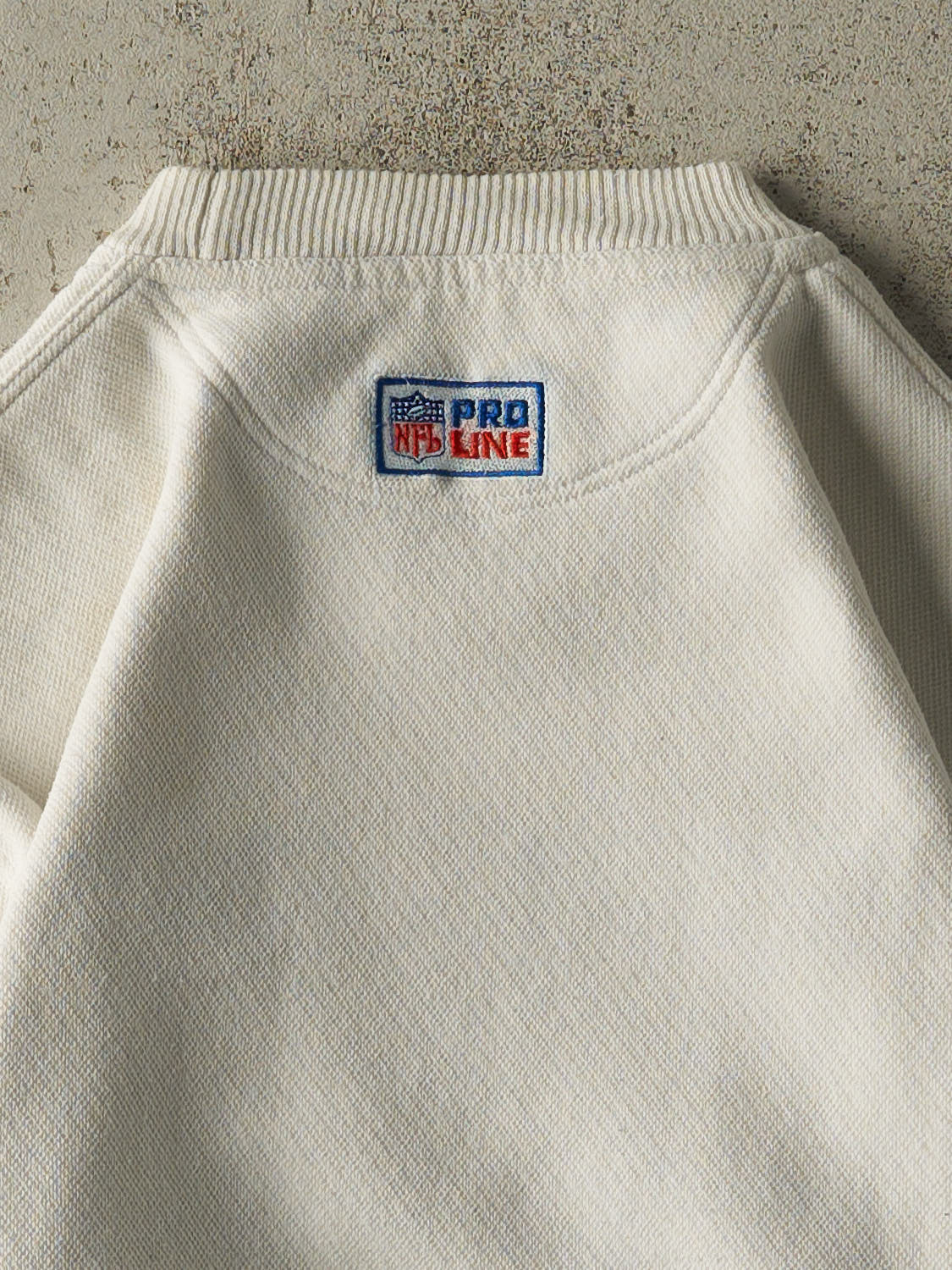 Vintage 90s White New York Giants Embroidered Textured Crewneck (M) - Image 4