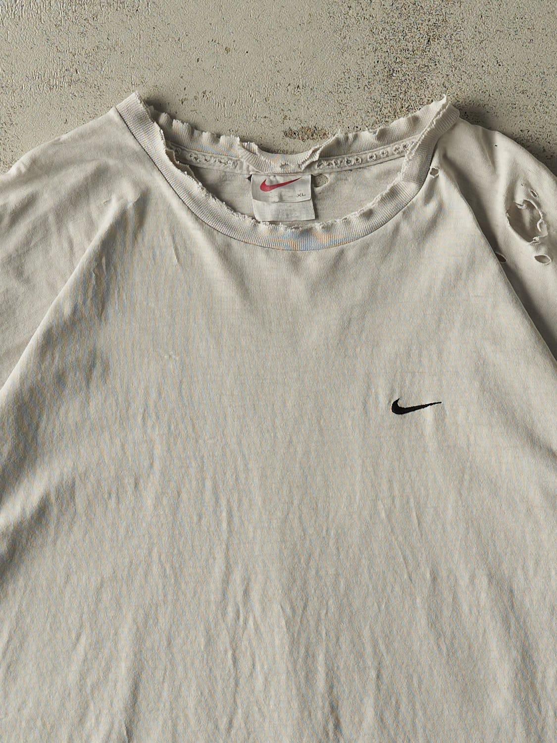 Vintage 90s Beige Nike Swoosh Tee (XL) - Image 2