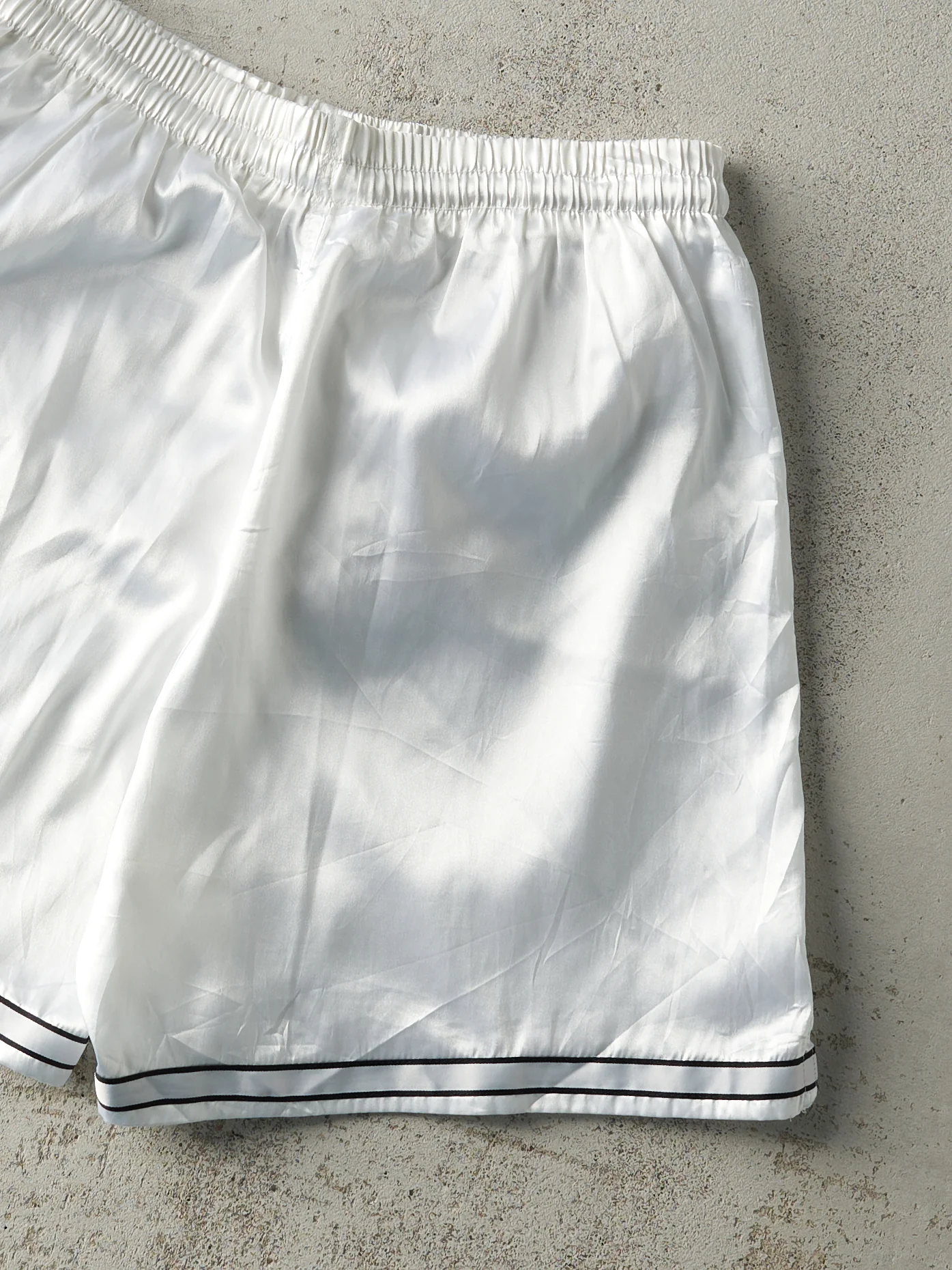 Vintage 90s White Nike Track Shorts (29x6) - Image 5