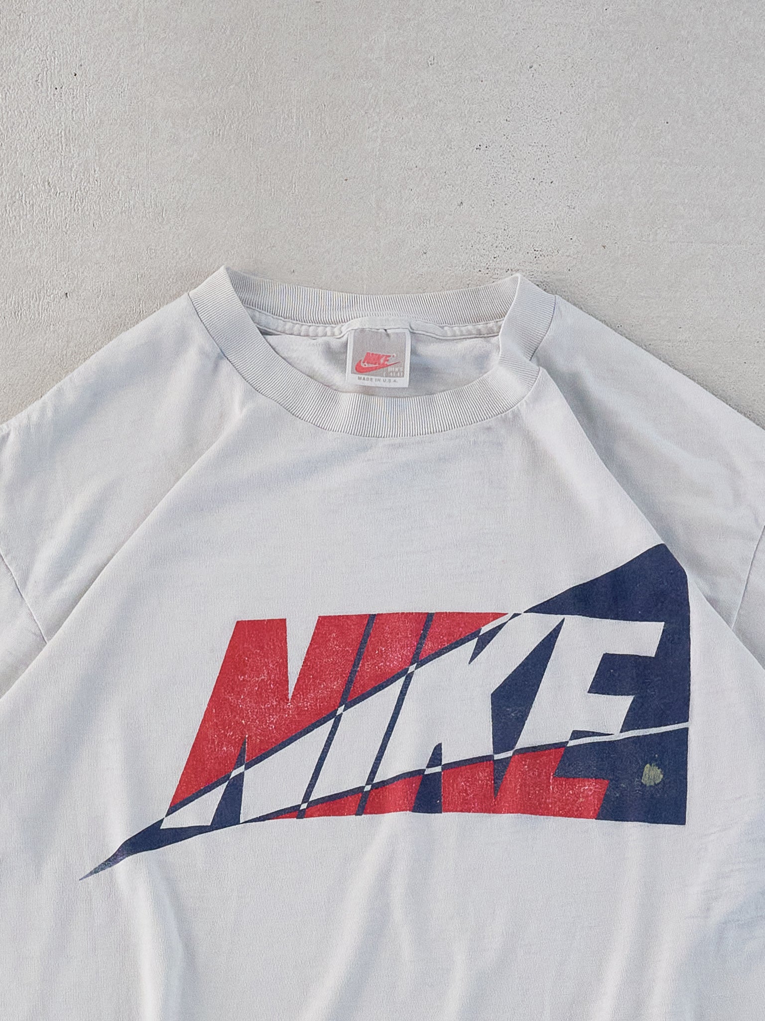 Vintage 90s White Nike Tri-colour Logo Tee (S/M) - Image 2