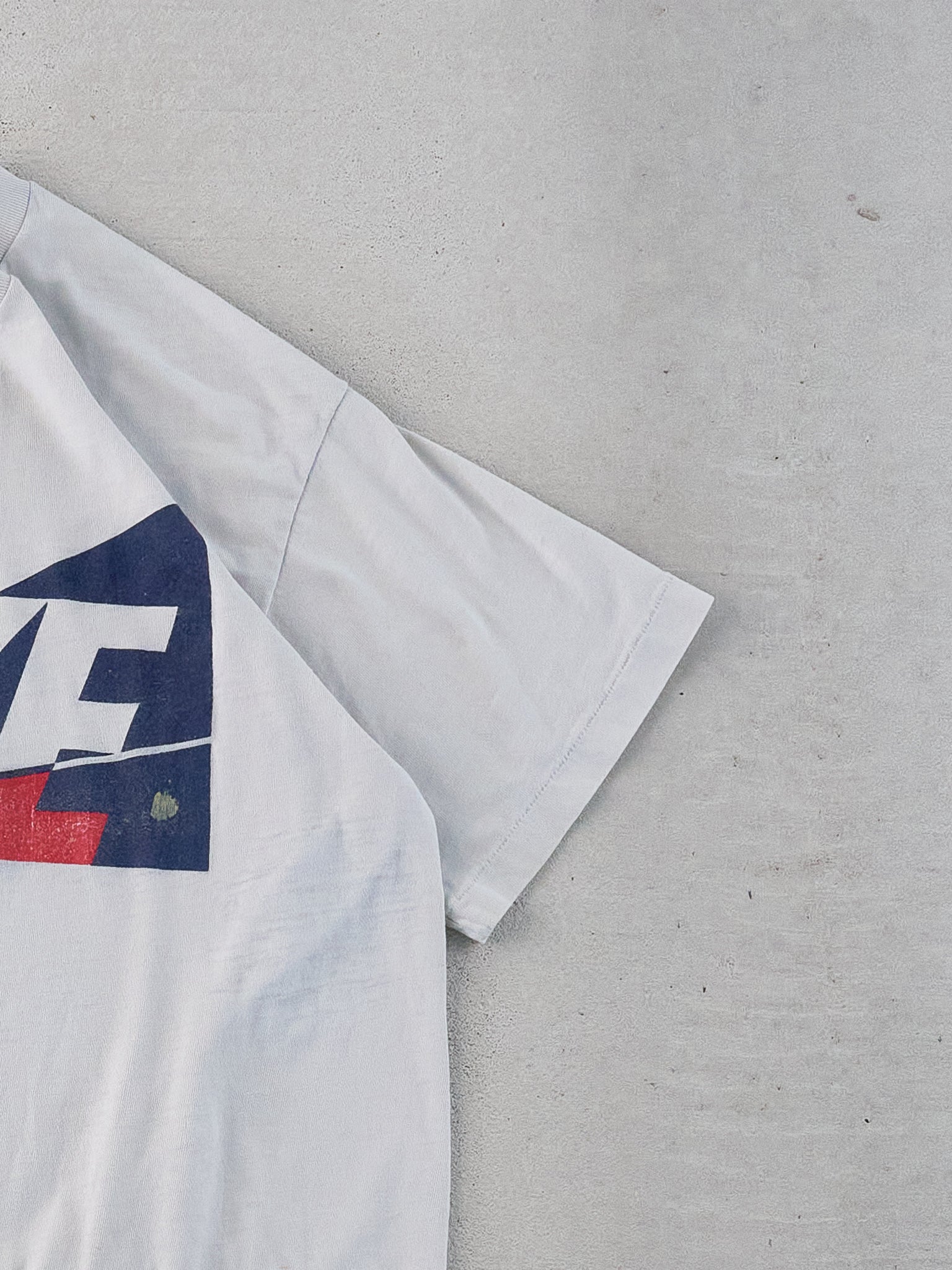 Vintage 90s White Nike Tri-colour Logo Tee (S/M) - Image 3