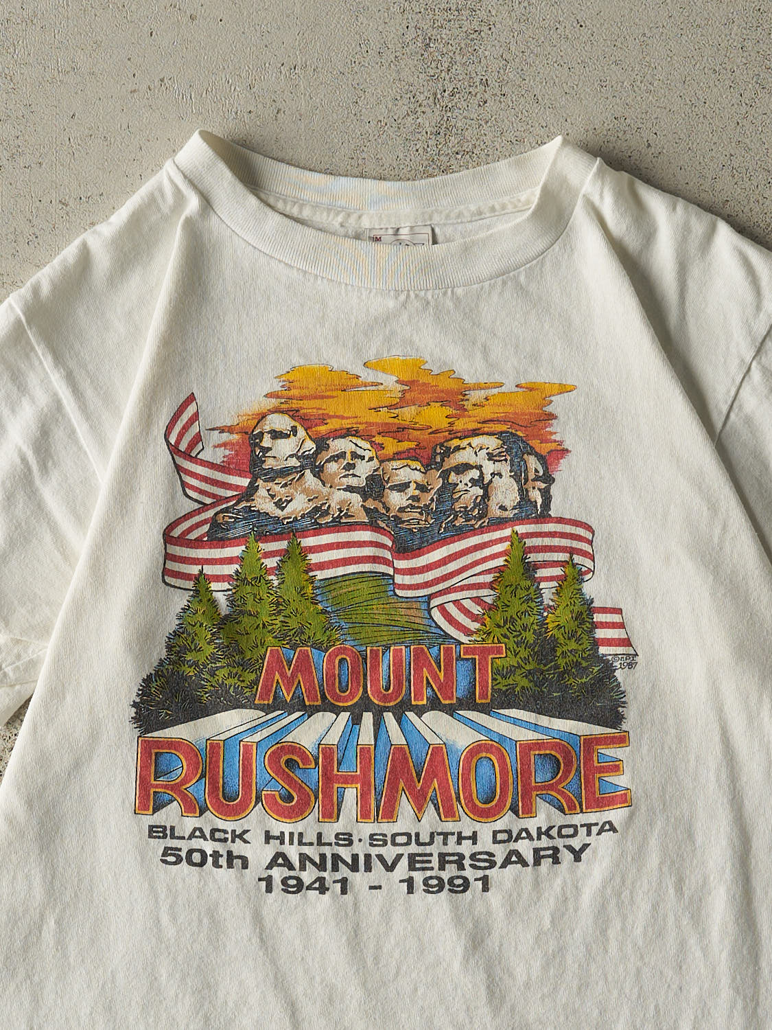 Vintage 91' White Mount Rushmore Tee (S/M) - Image 2