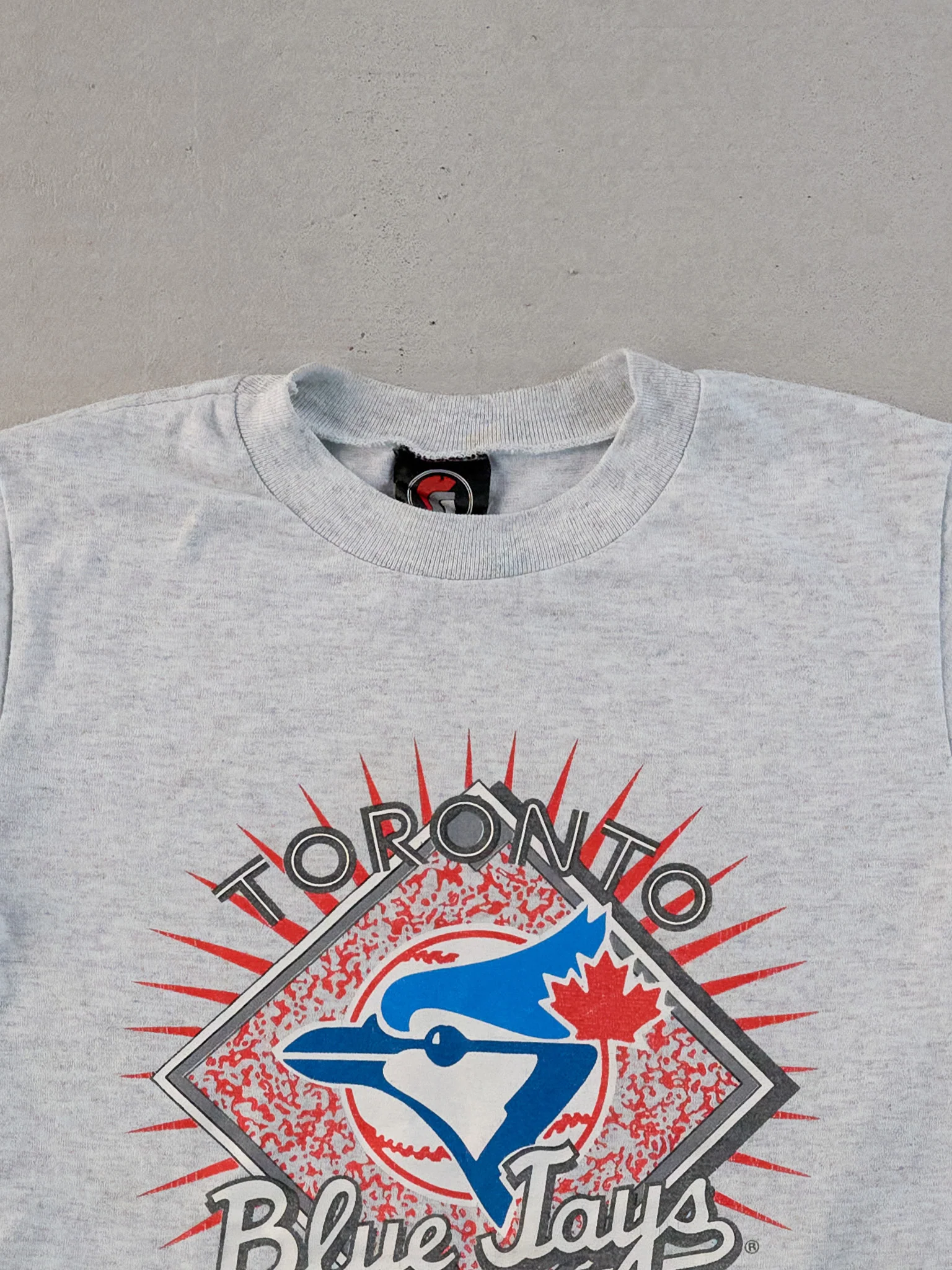 Vintage 92' Grey Single Stitched Toronto Blue Jays Graphic Tee (XS) - Image 2