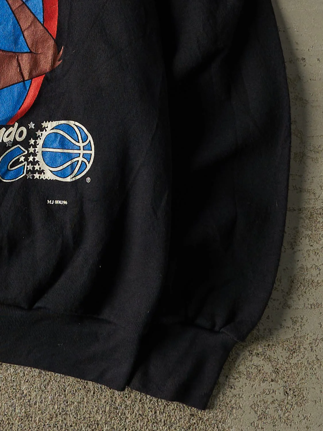Vintage 93' Black Orlando Magic x Looney Tunes Crewneck (M) - Image 4