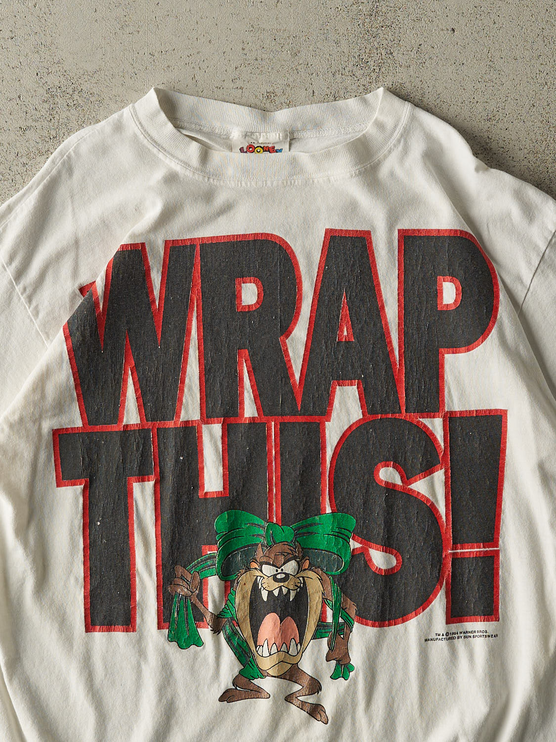 Vintage 94' White Looney Tunes "Wrap This" Tee (M/L) - Image 2