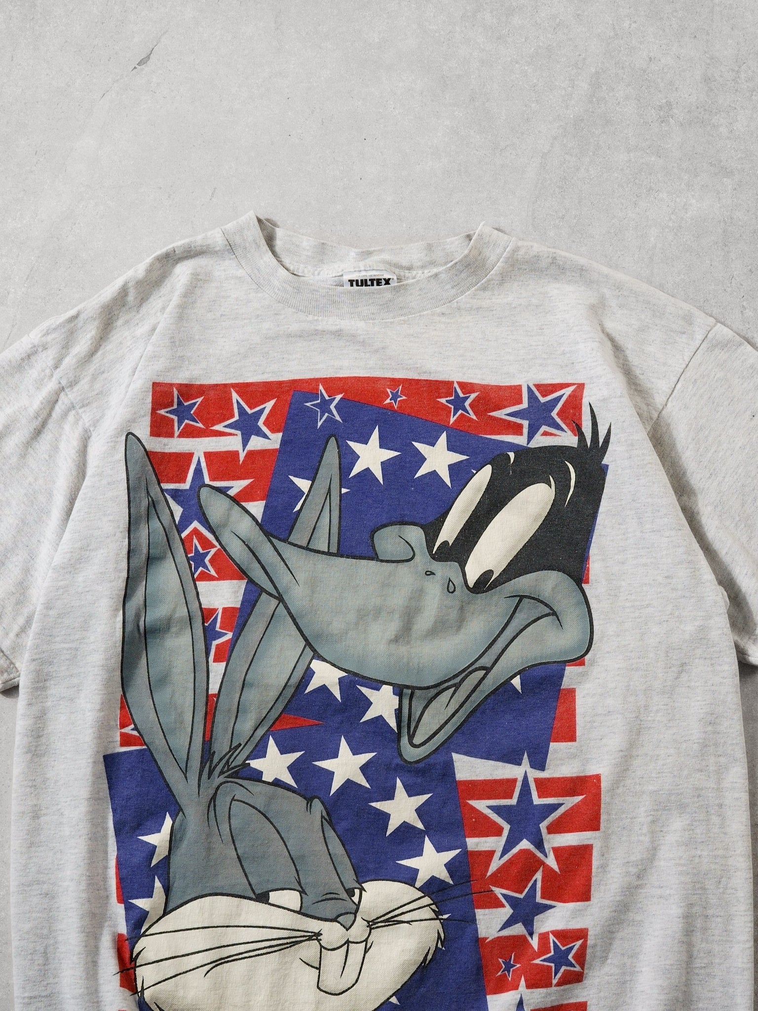Vintage 95' Grey Bugs Bunny and Daffy Duck Stars Tee (L) - Image 2