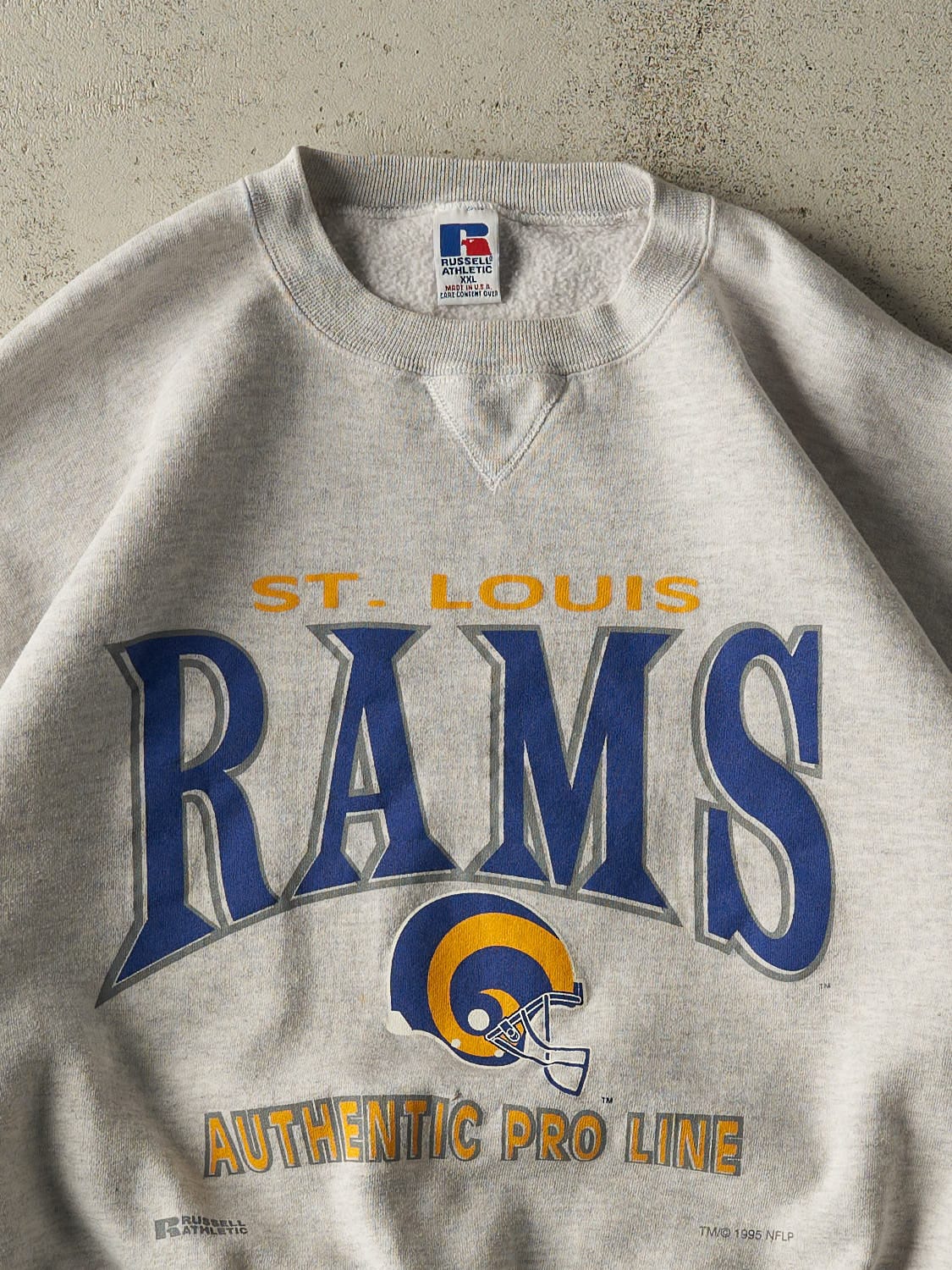 Vintage 95' Heather Grey Russell Athletic St Louis Rams Crewneck (XL/XXL) - Image 2