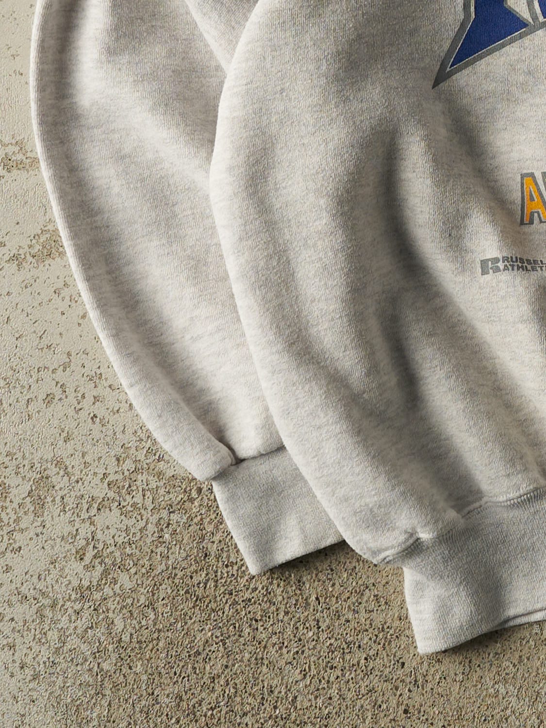 Vintage 95' Heather Grey Russell Athletic St Louis Rams Crewneck (XL/XXL) - Image 3