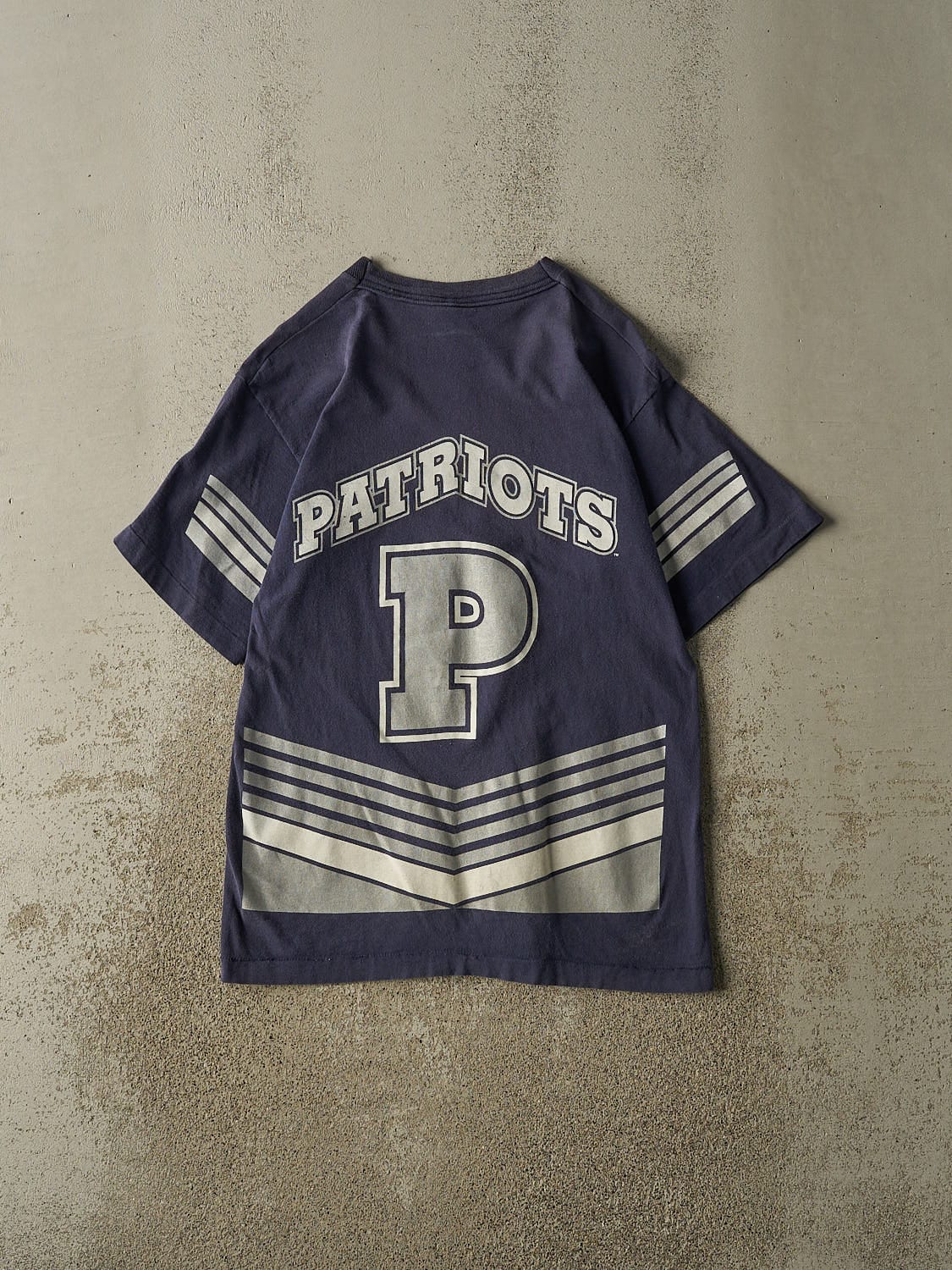 Vintage 95' Navy Blue New England Patriots Tee (S/M) - Image 2