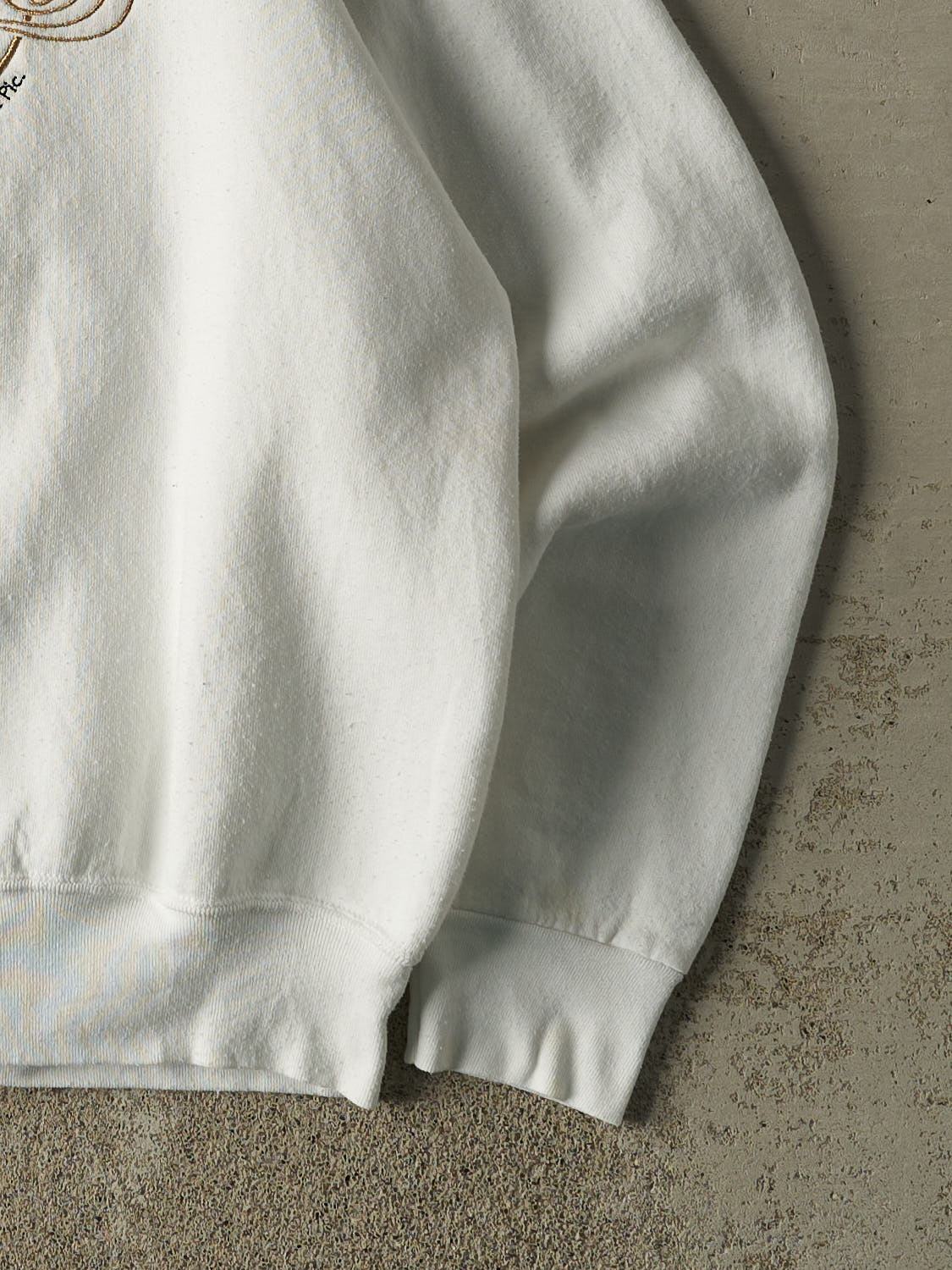 Vintage 95' White Cheers "Meet Me In Boston" Crewneck (L/XL) - Image 4