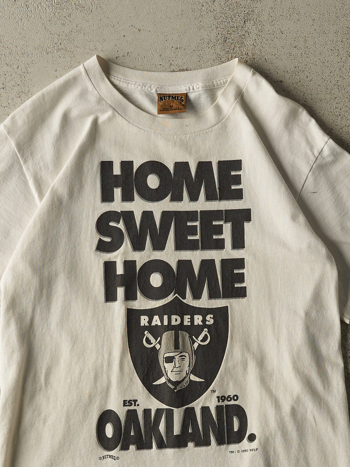 Vintage 95' White Oakland Raiders Autographed Tee (S/M) - Image 3