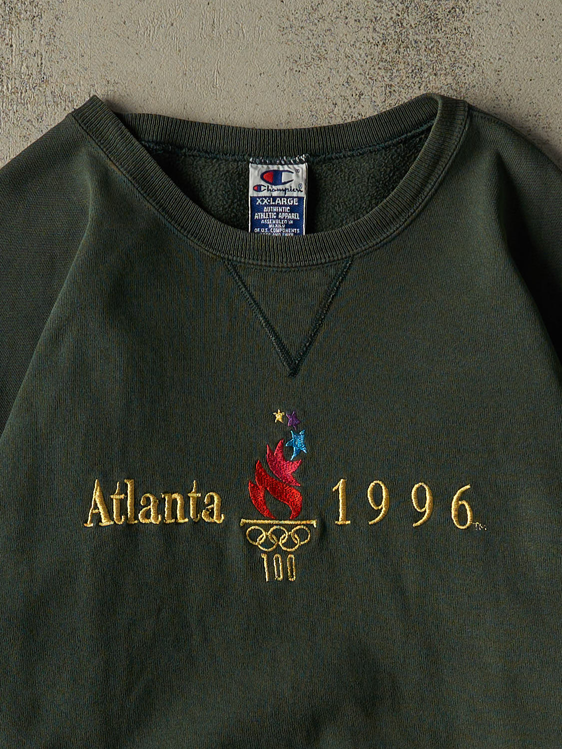 Vintage 96' Green Atlanta Olympics Embroidered Crewneck (XXL) - Image 2