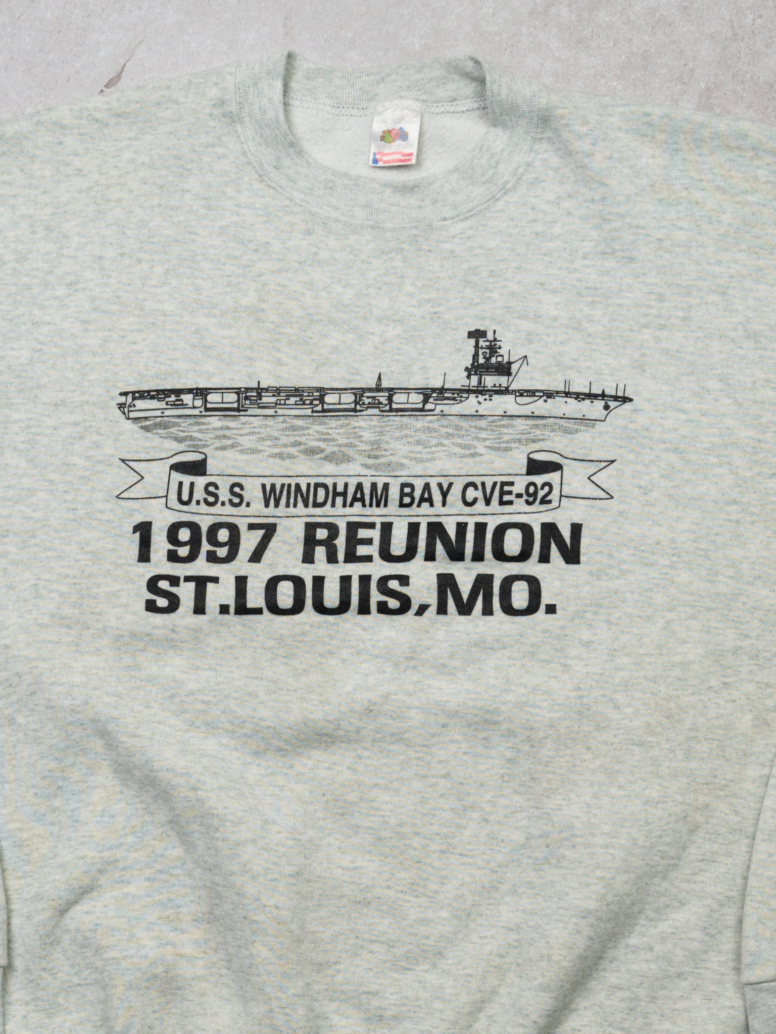Vintage '97 Grey U.S.S Reunion St. Louis MO Crewneck (XL) - Image 2