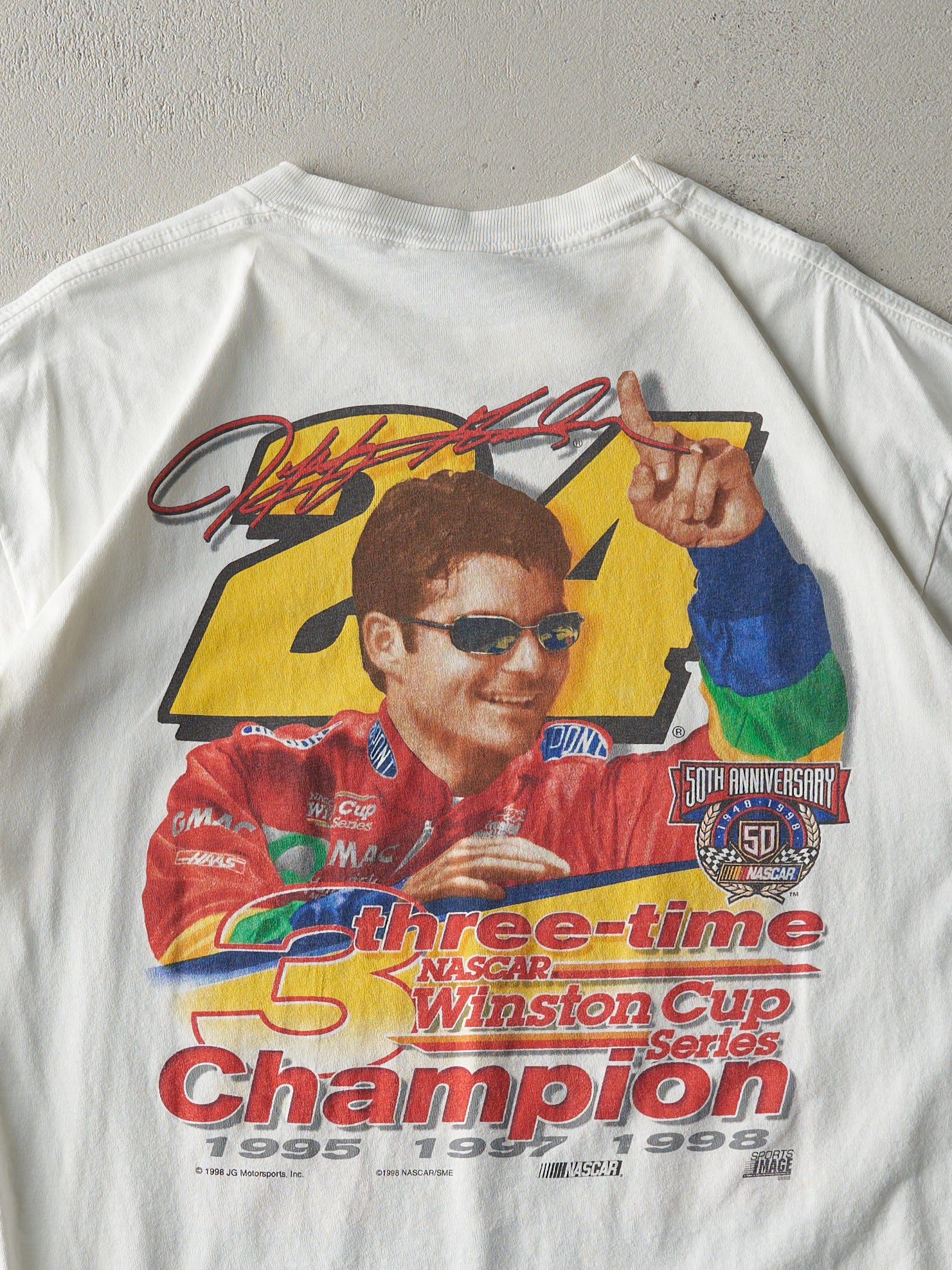 Vintage 98' White Jeff Gordon 3 Time Nascar Champion Tee (M) - Image 4