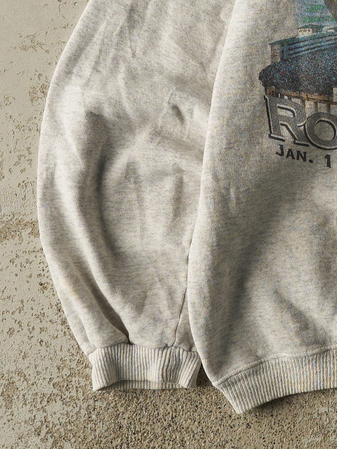 Vintage 99' Grey University of Wisconsin Rose Bowl Crewneck (S/M) - Image 3