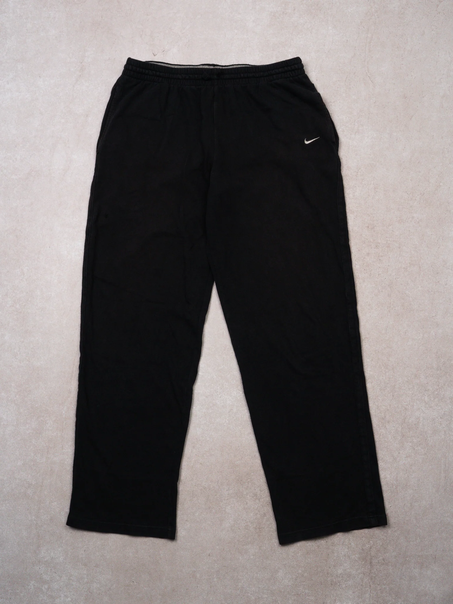 Vintage Black Y2K Nike Essential Sweatpants (L)