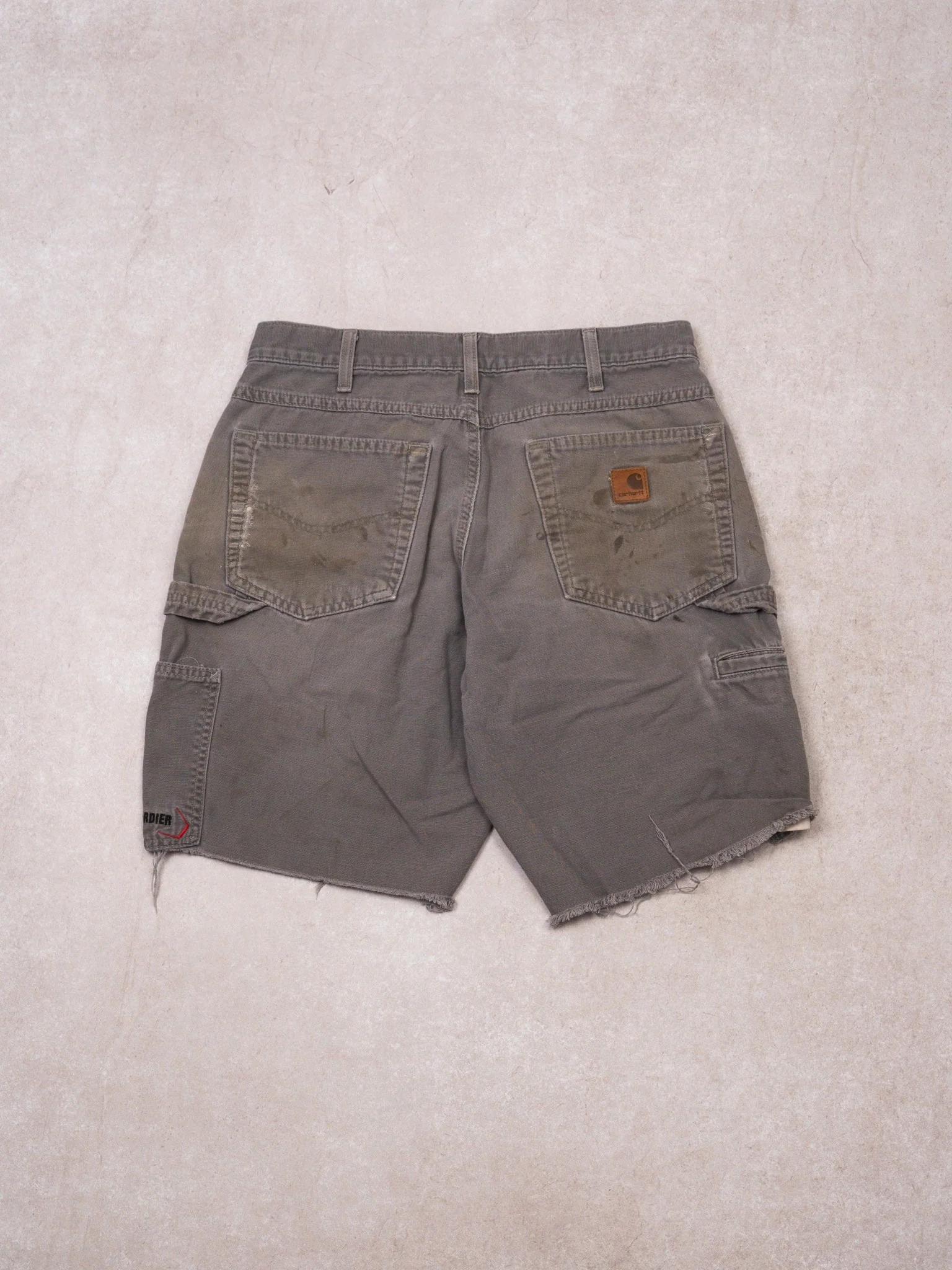 Vintage Grey Carhartt Cut Off Cargo Shorts (32 x 9) - Image 3
